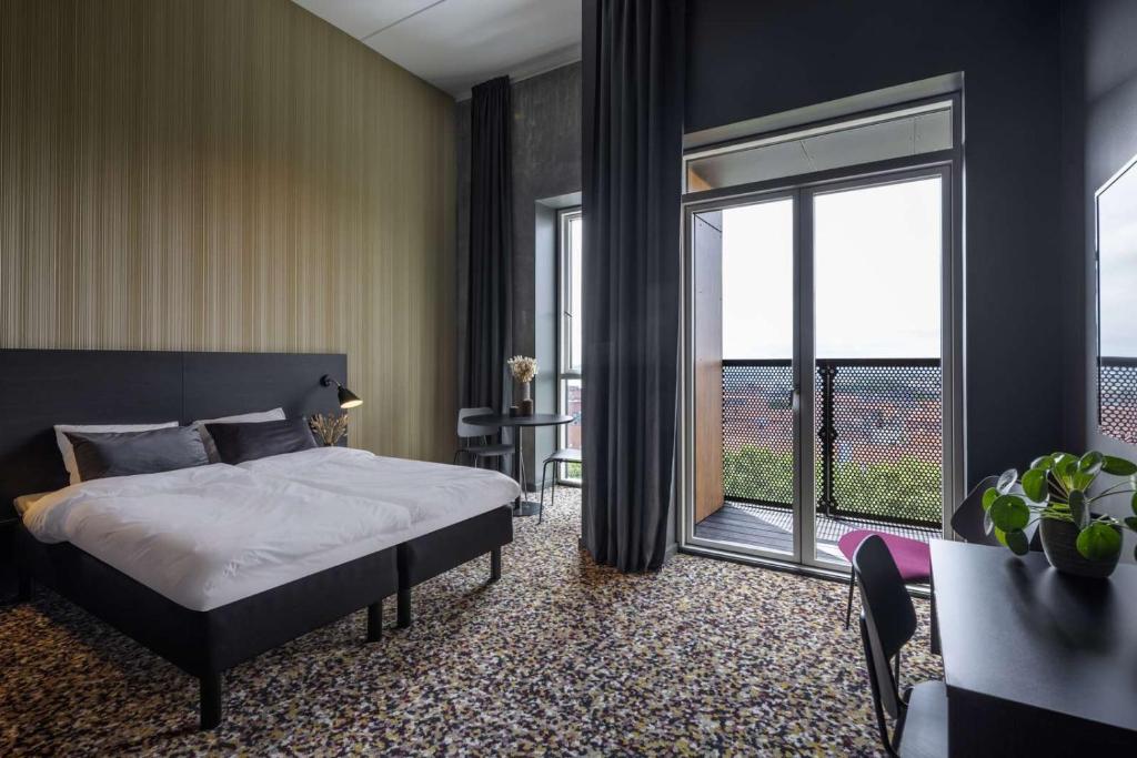 Double or Twin with Balcony