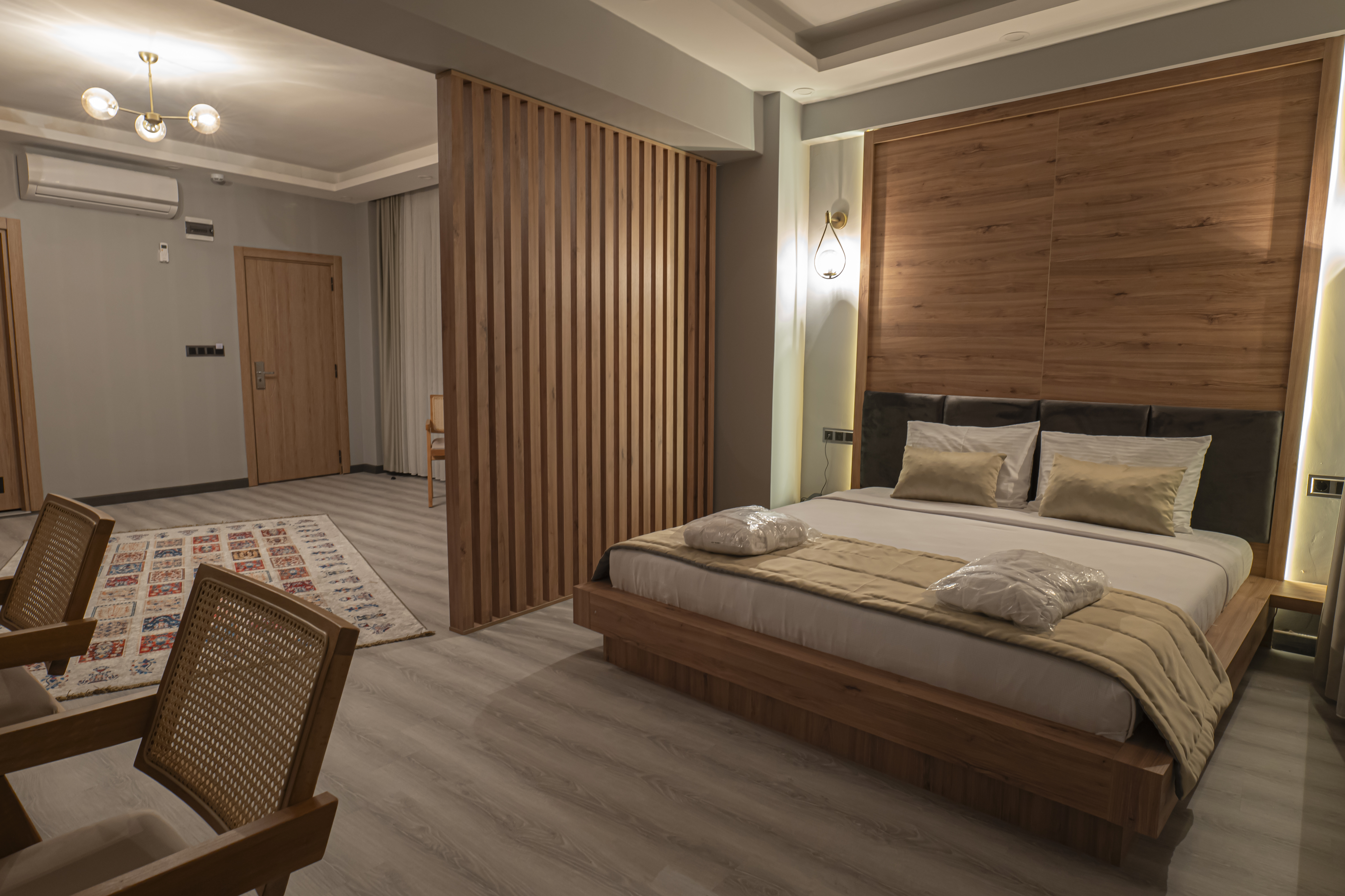 Quadruple Executive King Bed