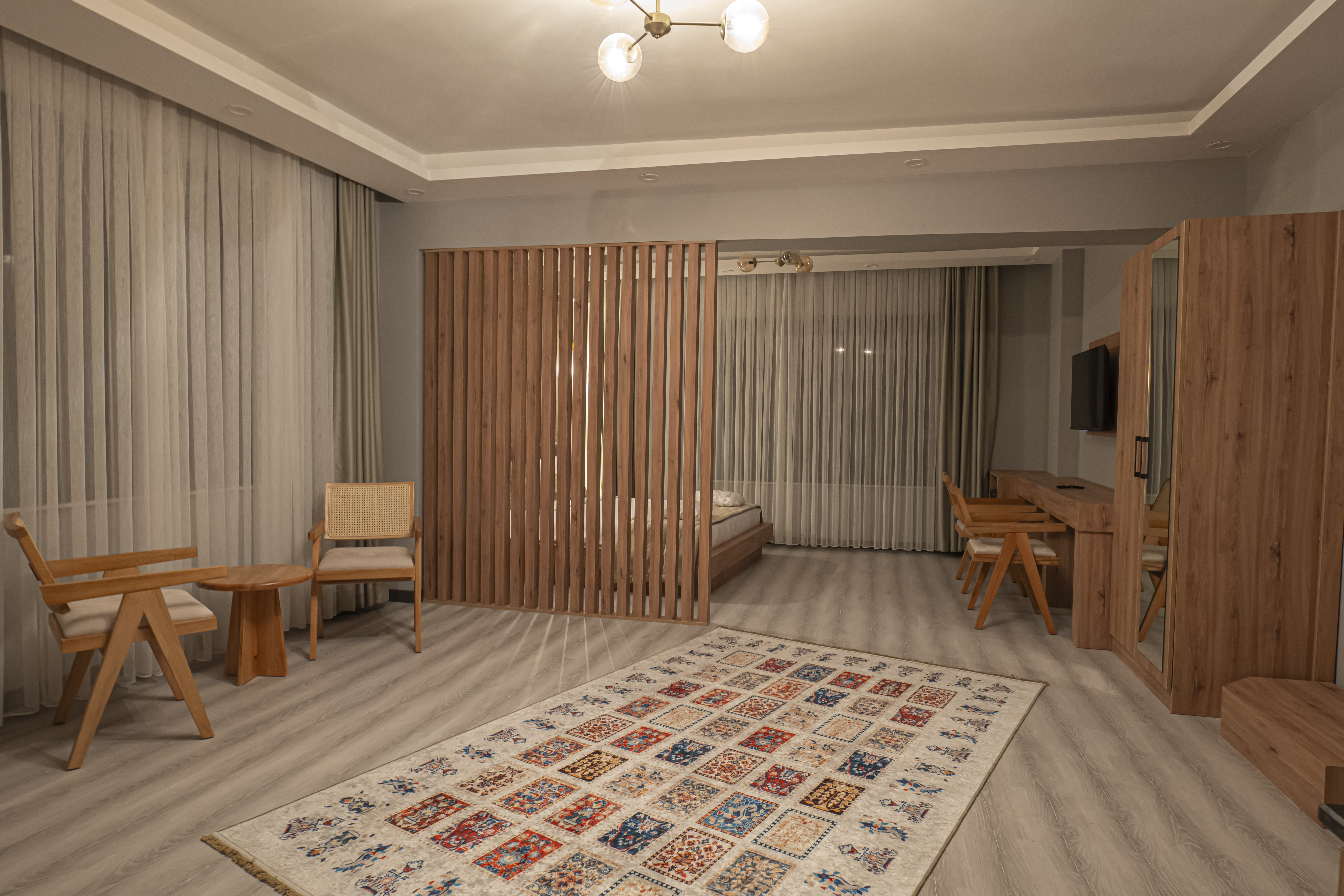 Quadruple Executive King Bed