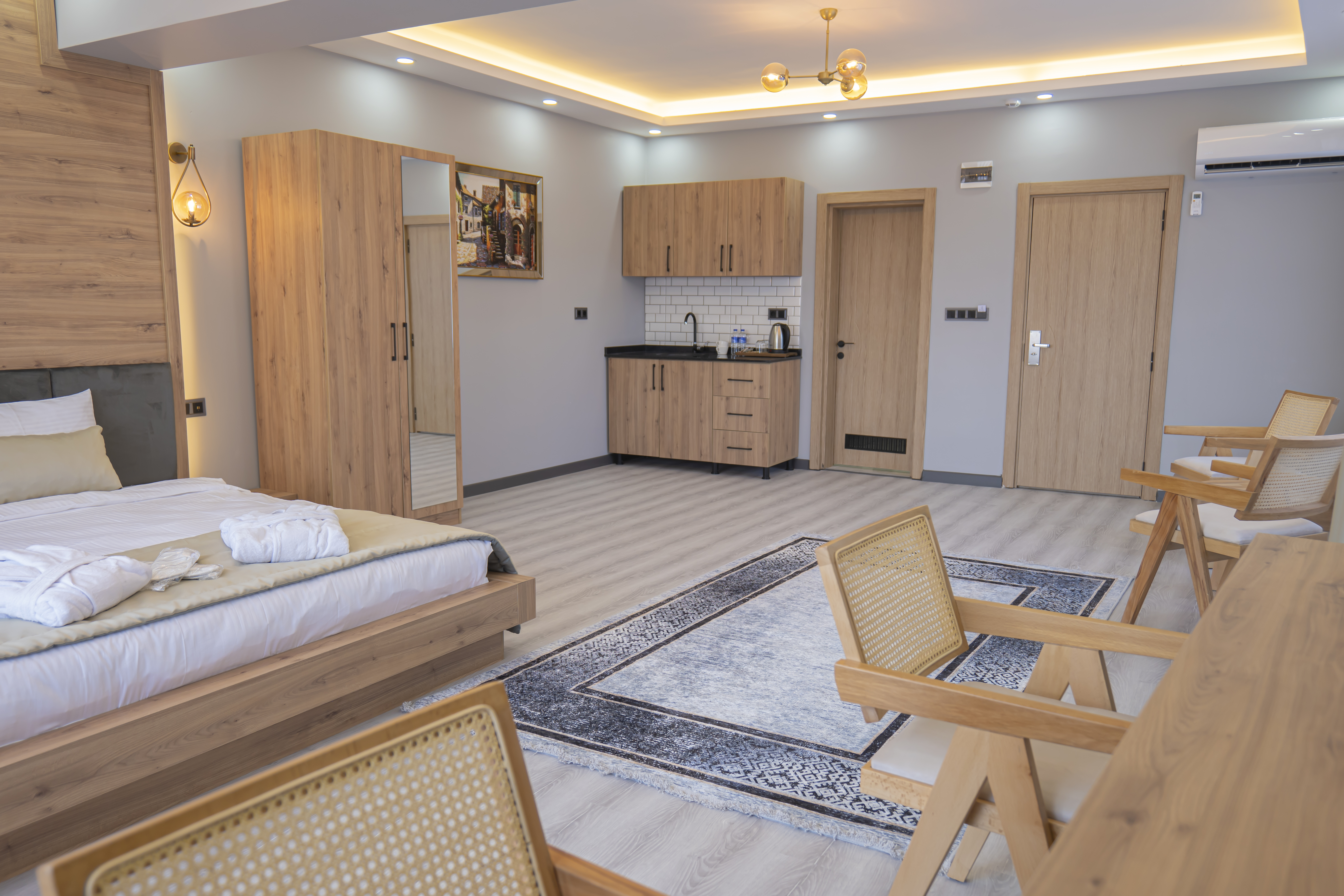 Quadruple Executive King Bed