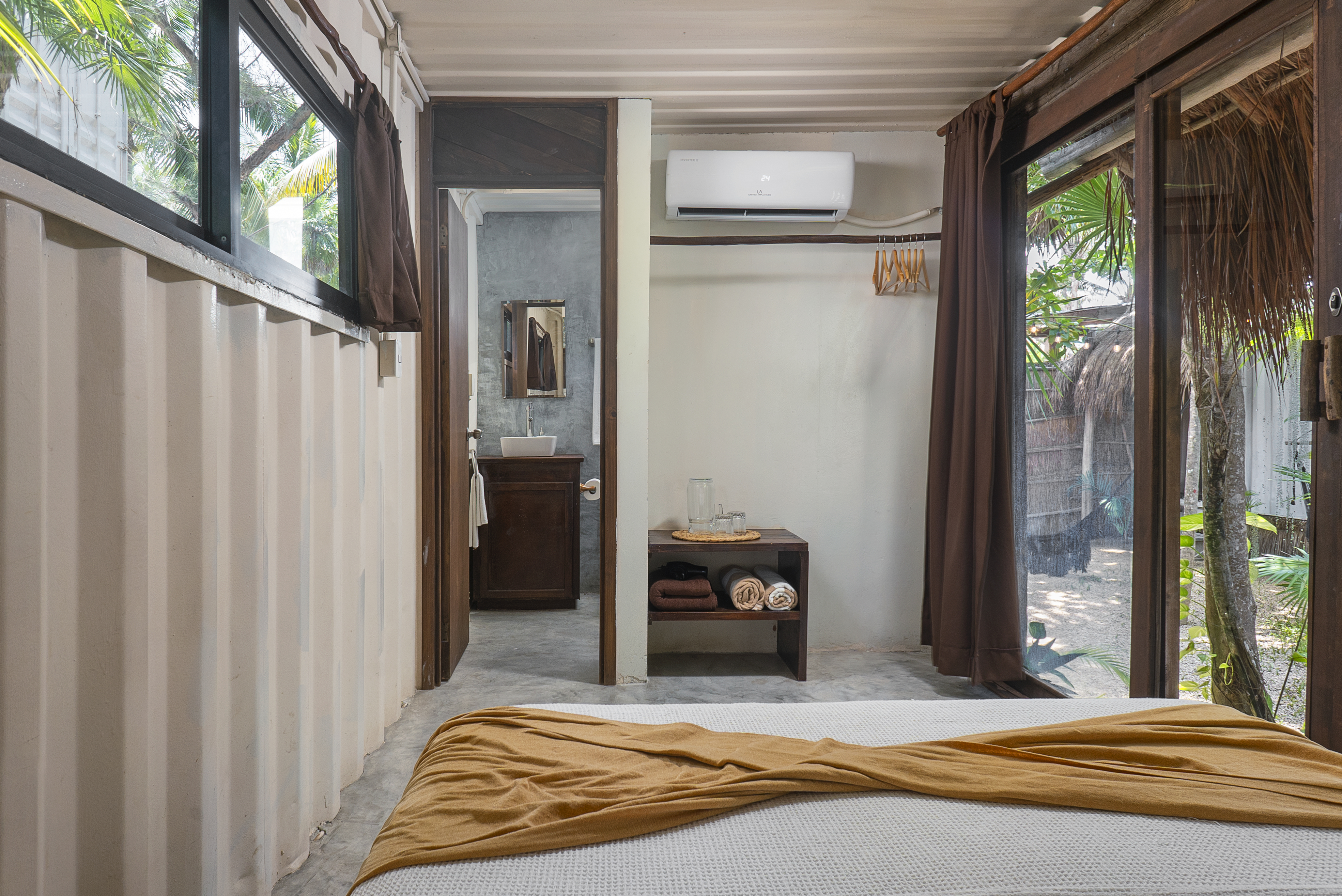 Double Deluxe Queen Bed