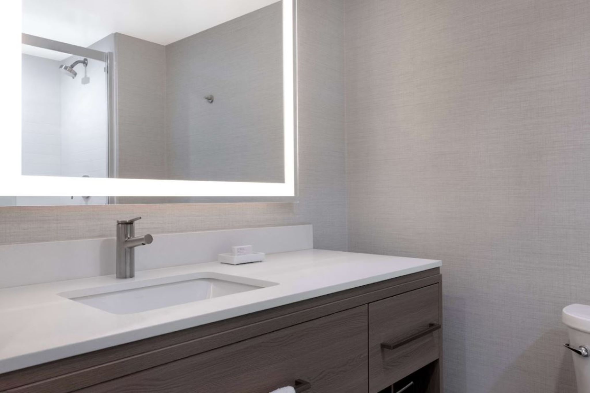 Suite Queen Size Bed