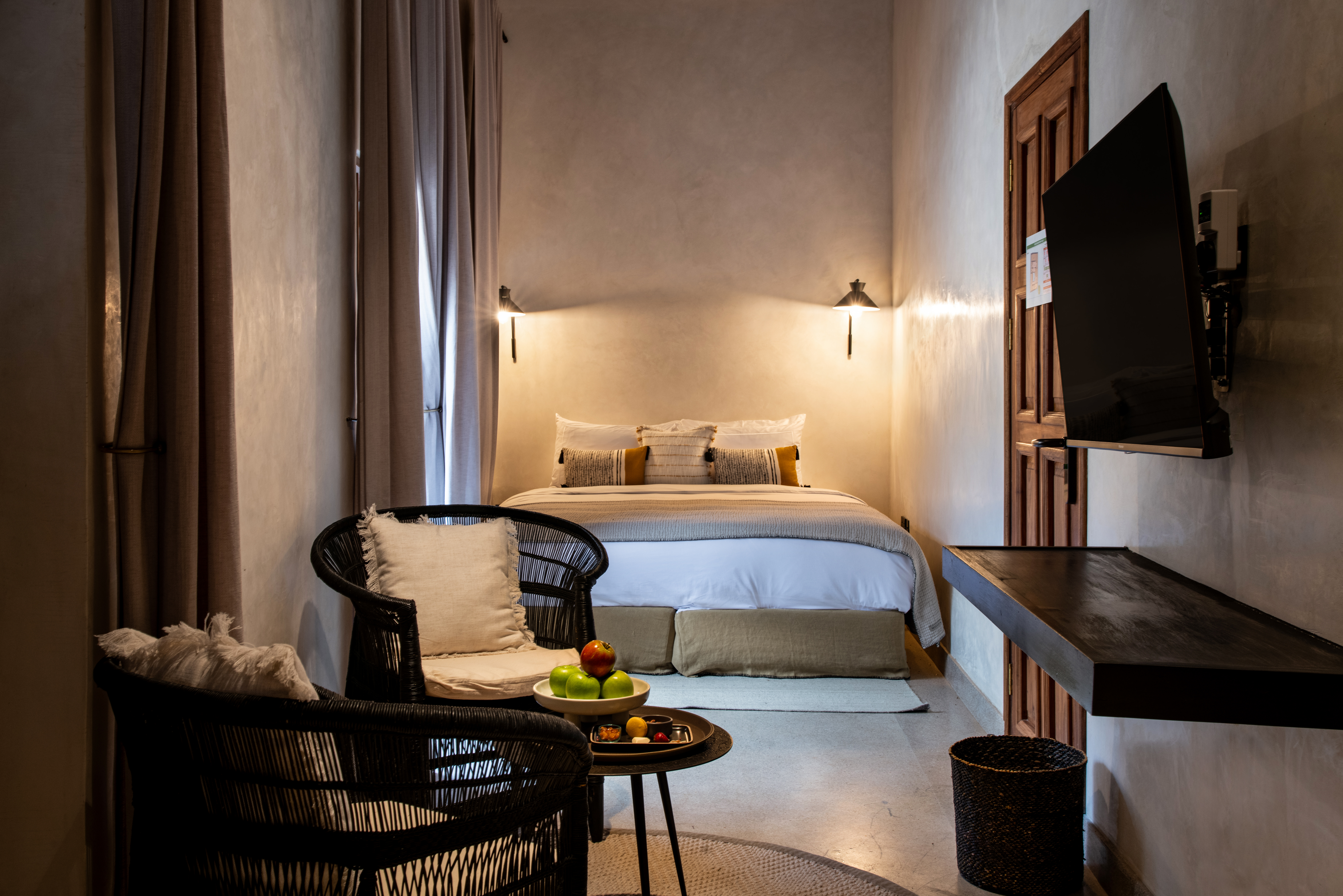 Double Deluxe Queen Bed