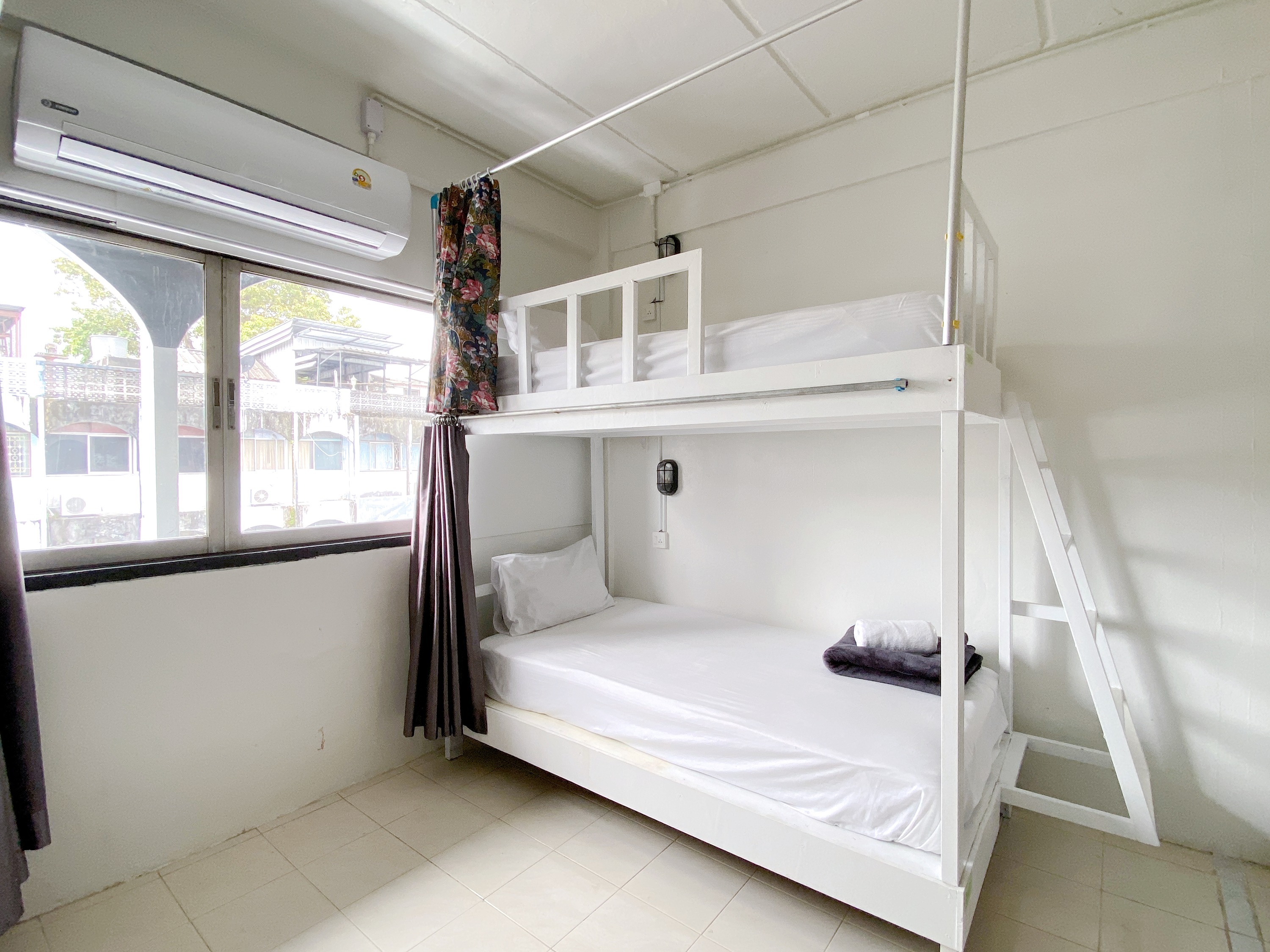 Bed in Dormitory Male Room