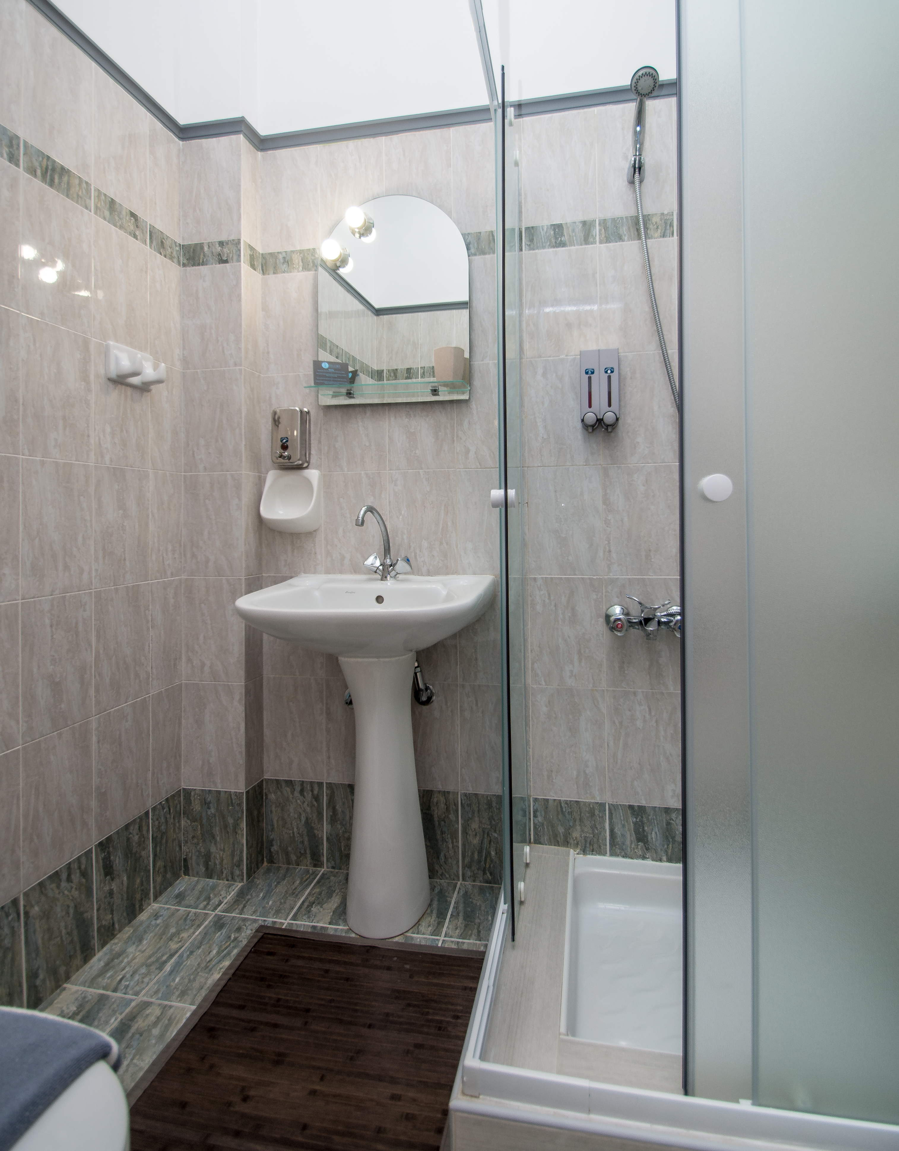 Quadruple Two Bedrooms Two Bathrooms