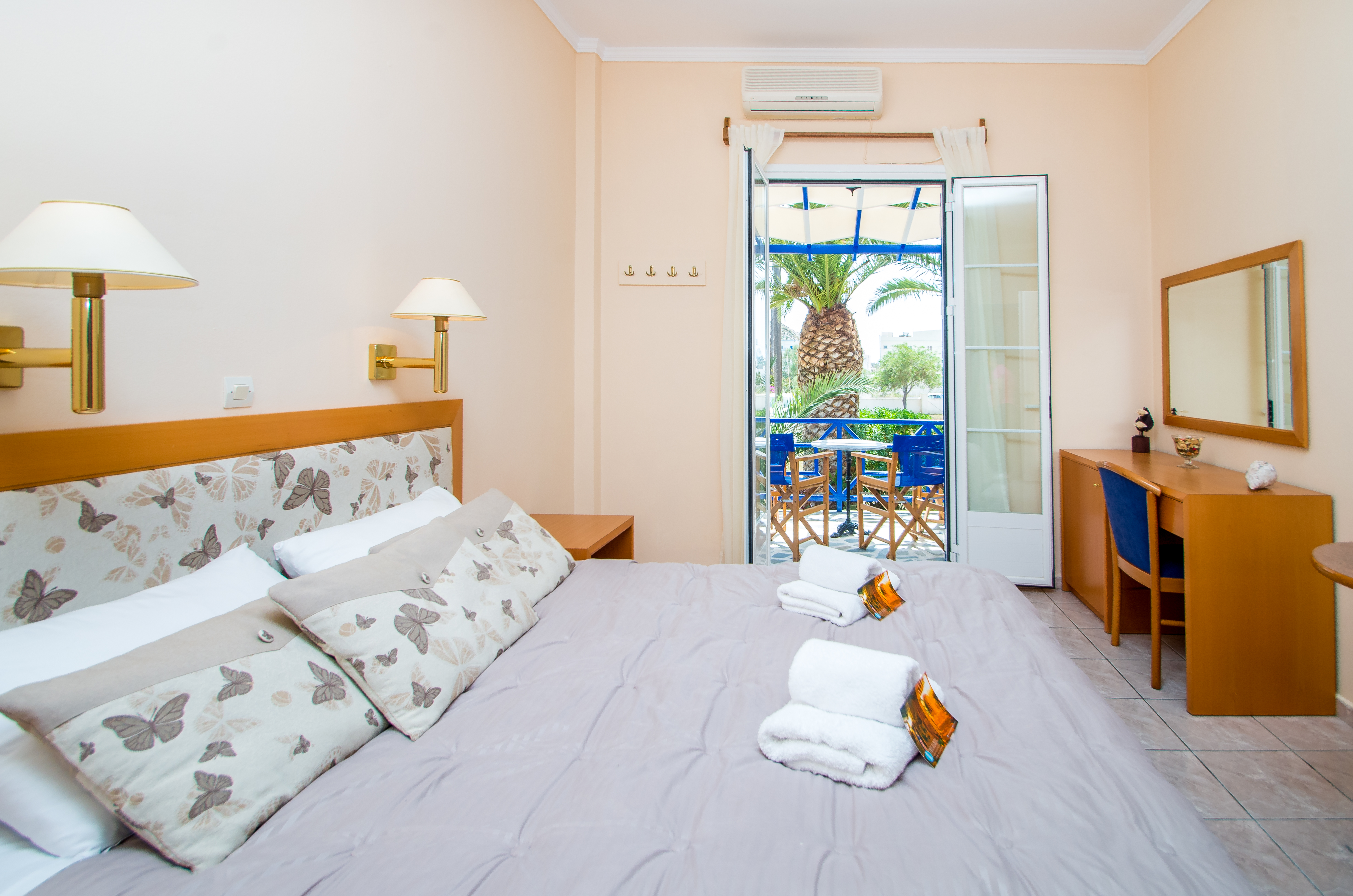 Quadruple Two Bedrooms Two Bathrooms