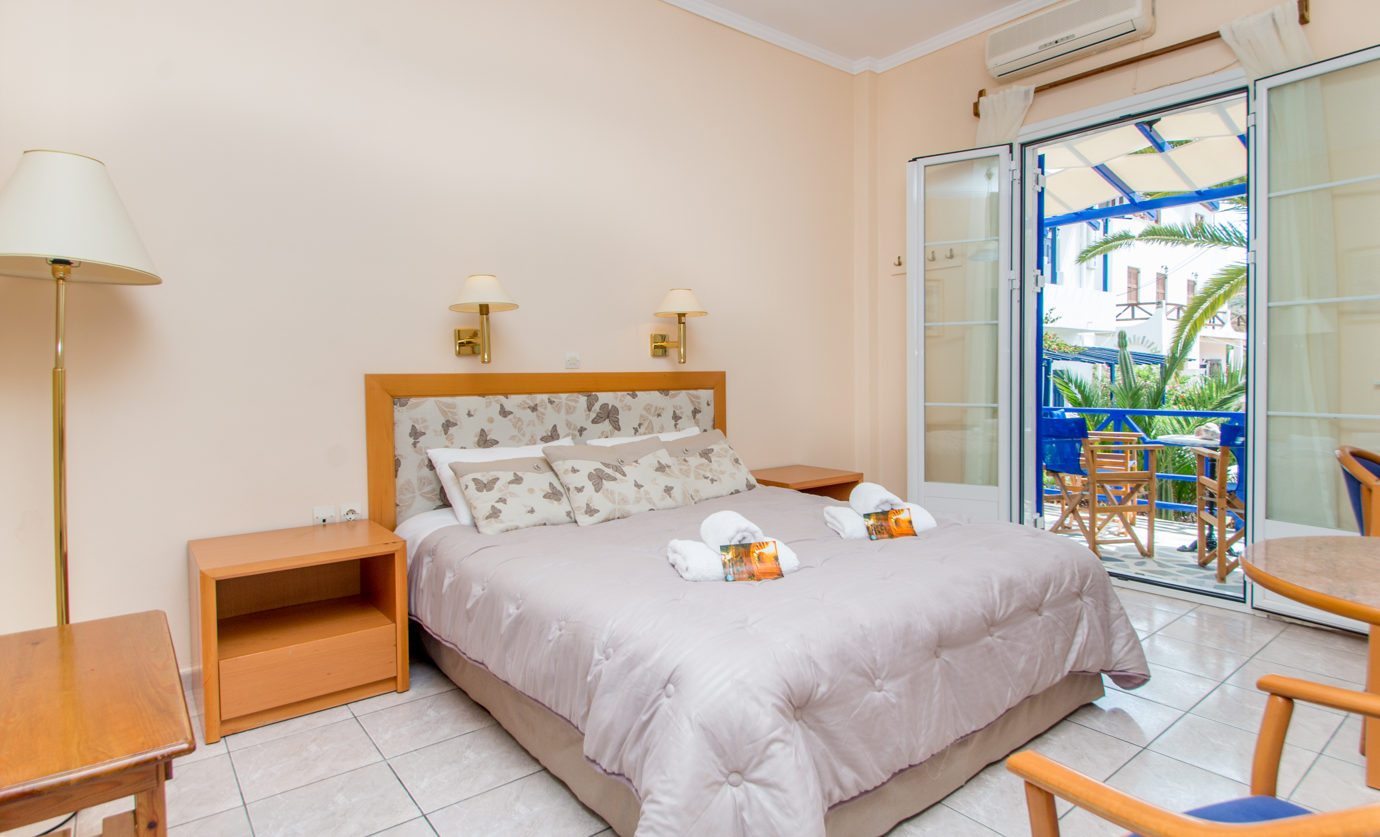 Quadruple Two Bedrooms Two Bathrooms