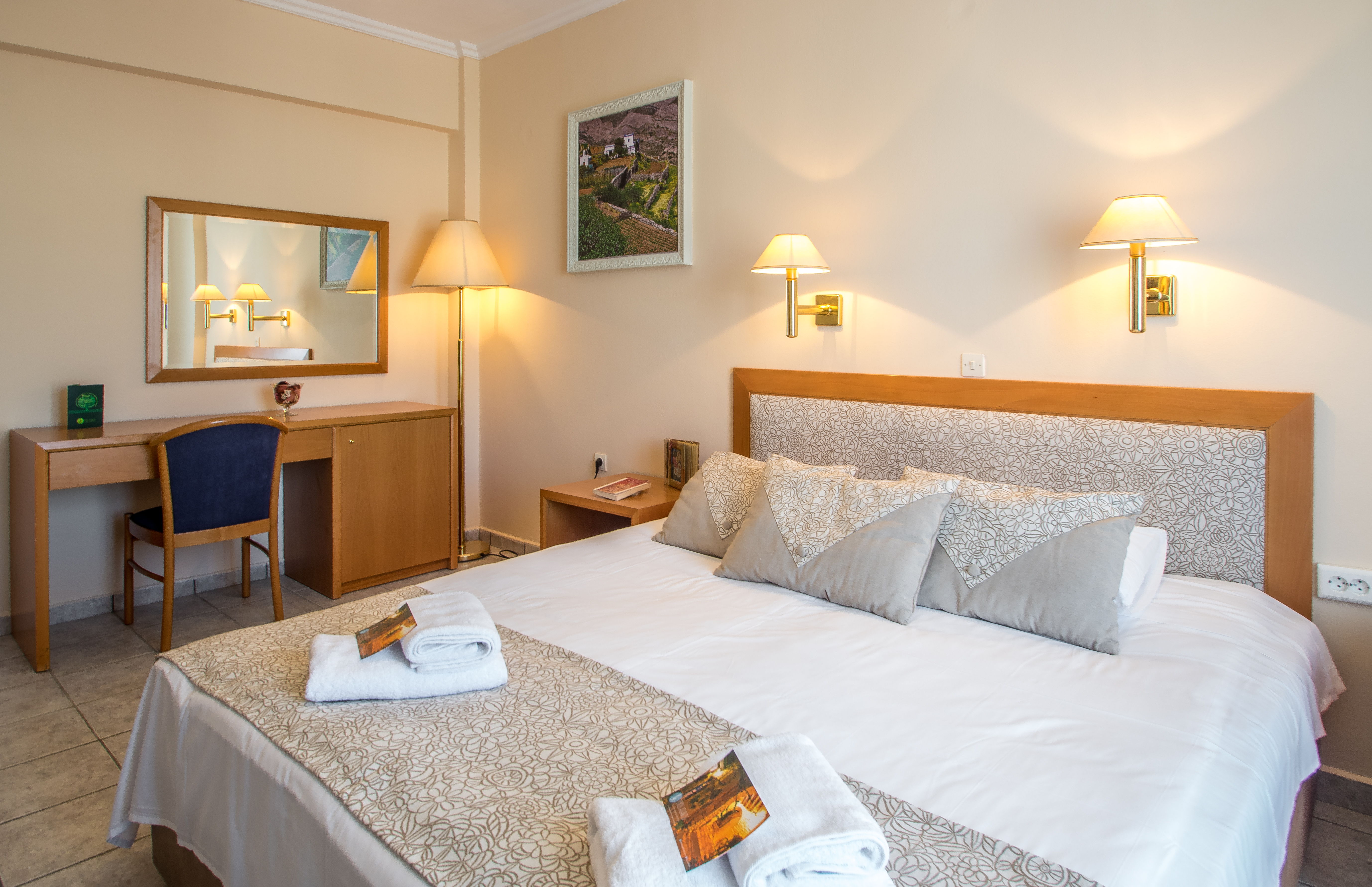 Quadruple Two Bedrooms One Bathroom