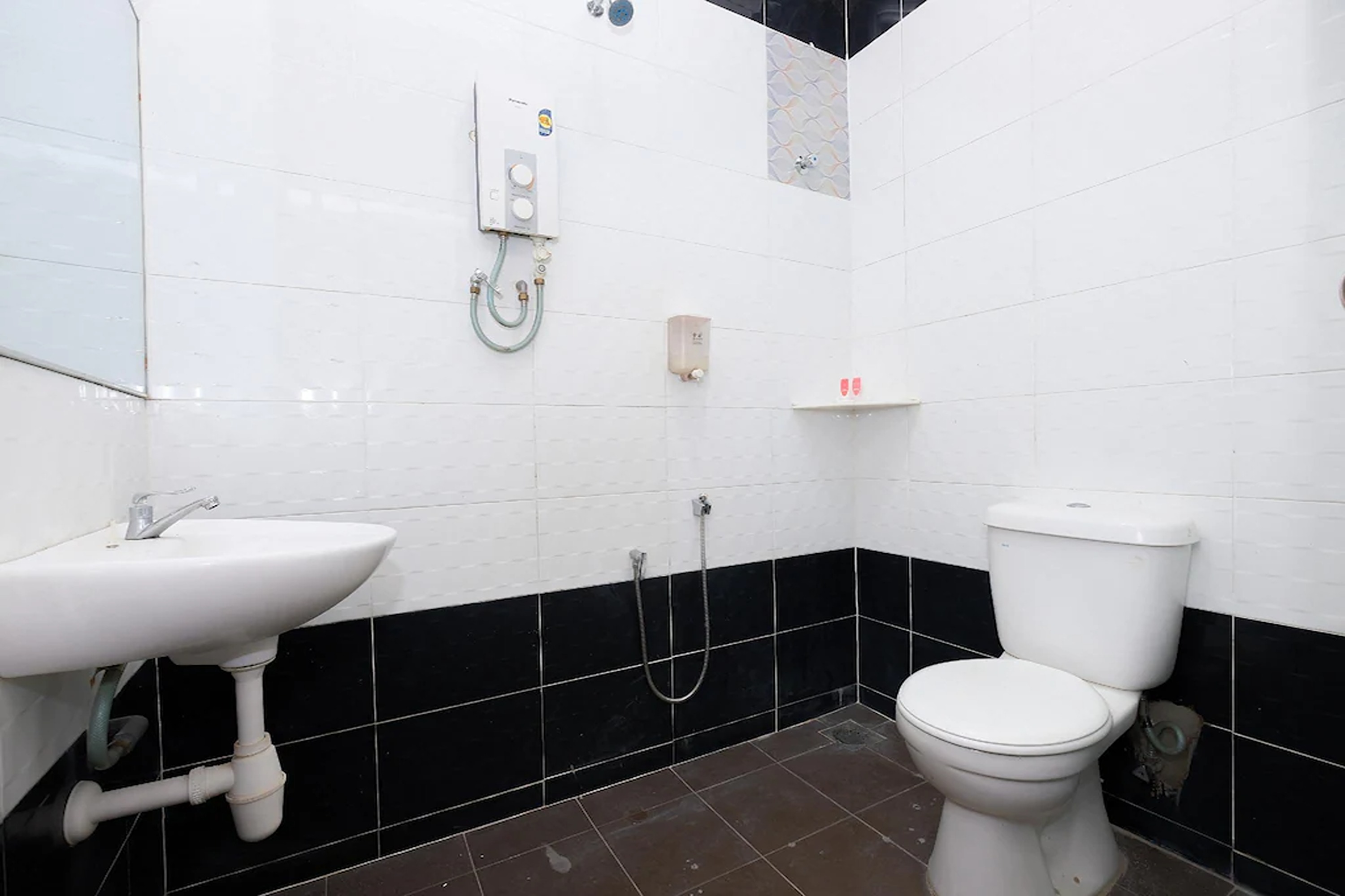 Double Queen Size Bed