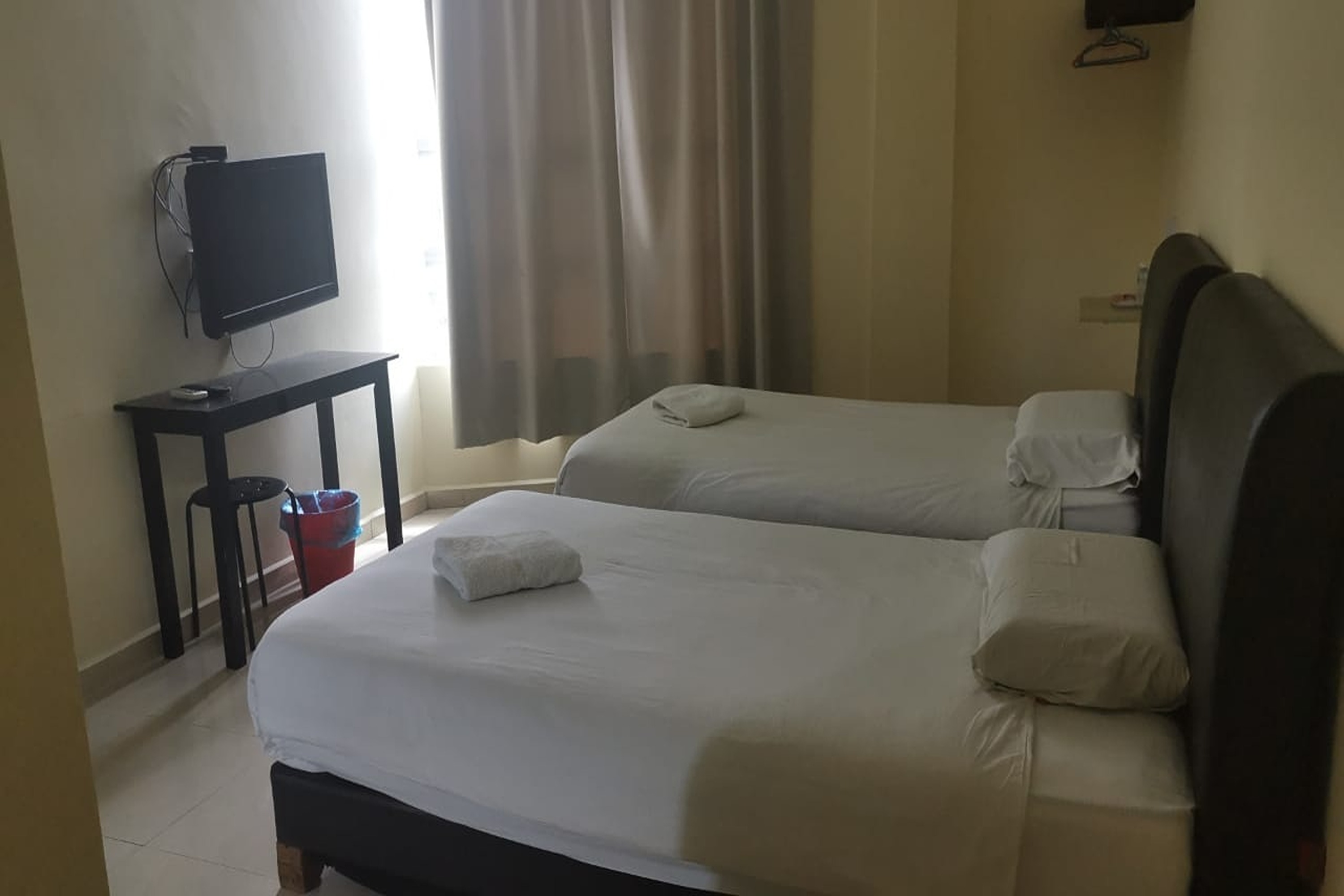 Double Queen Size Bed