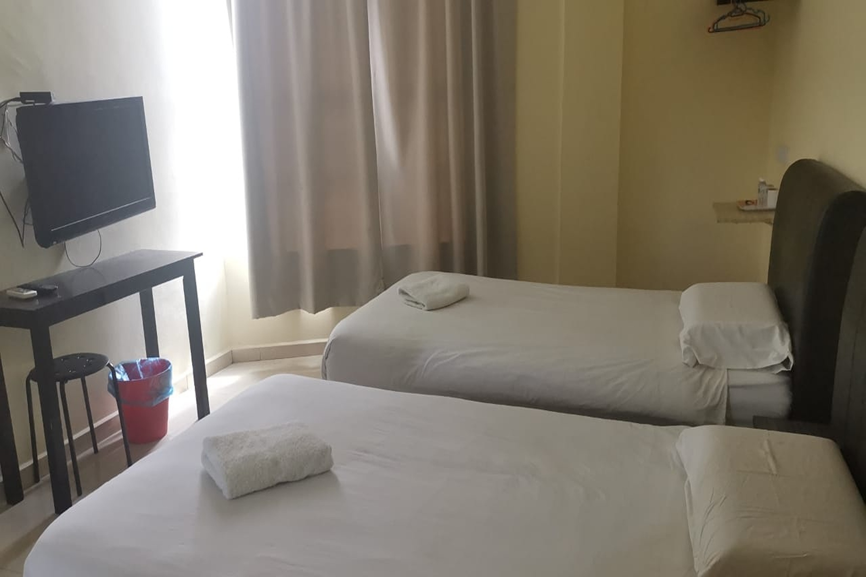 Double Queen Size Bed