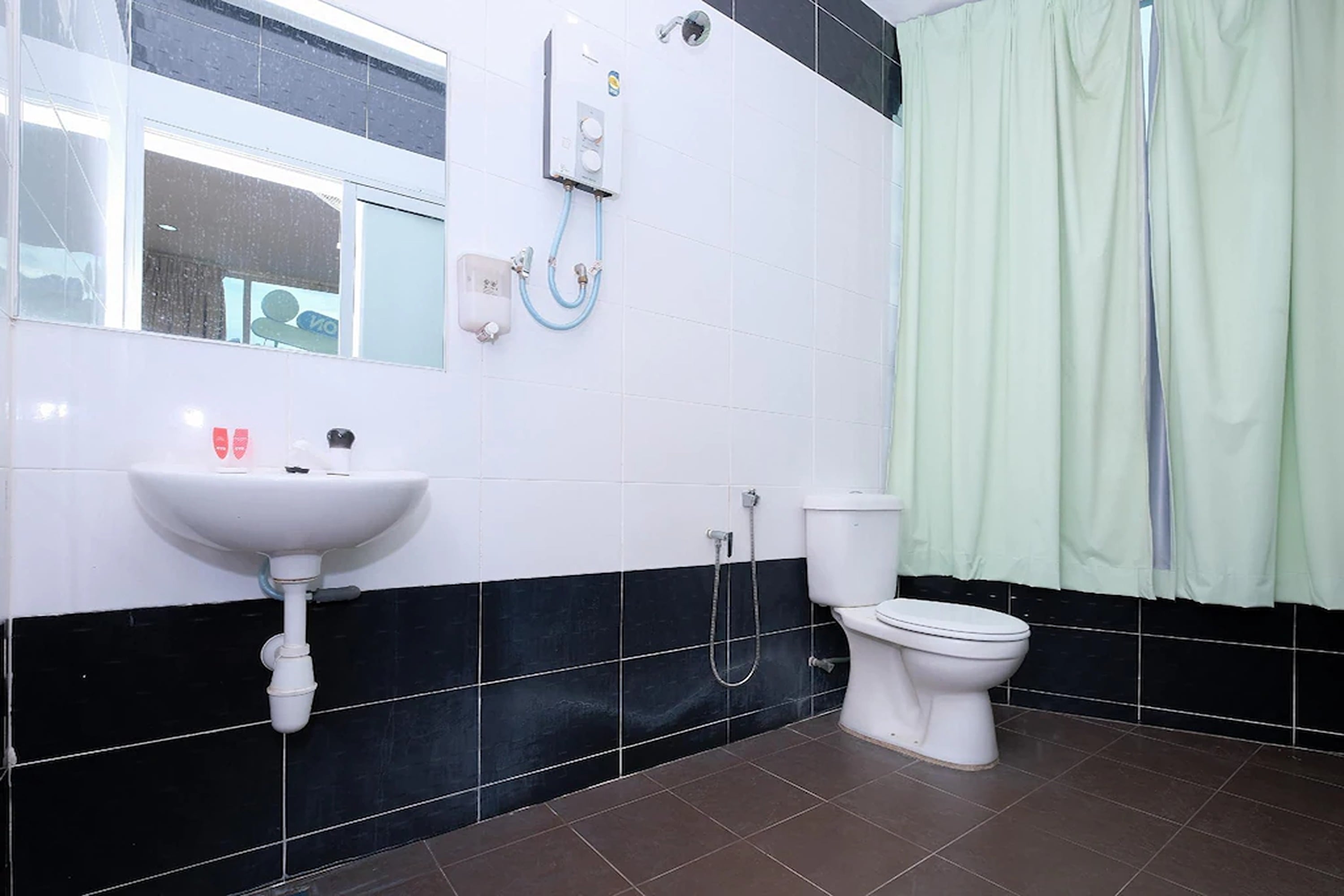 Double Deluxe King Bed