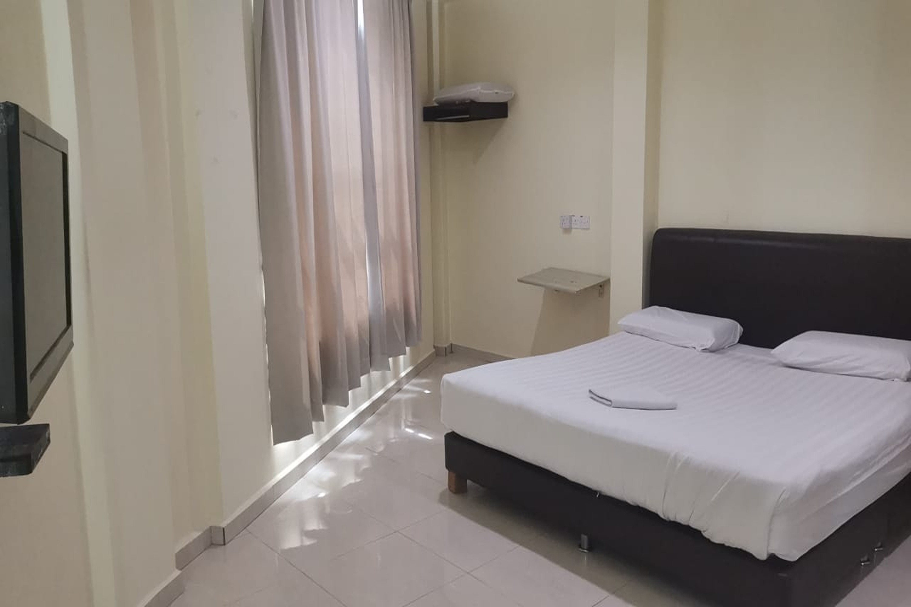 Double Deluxe King Bed