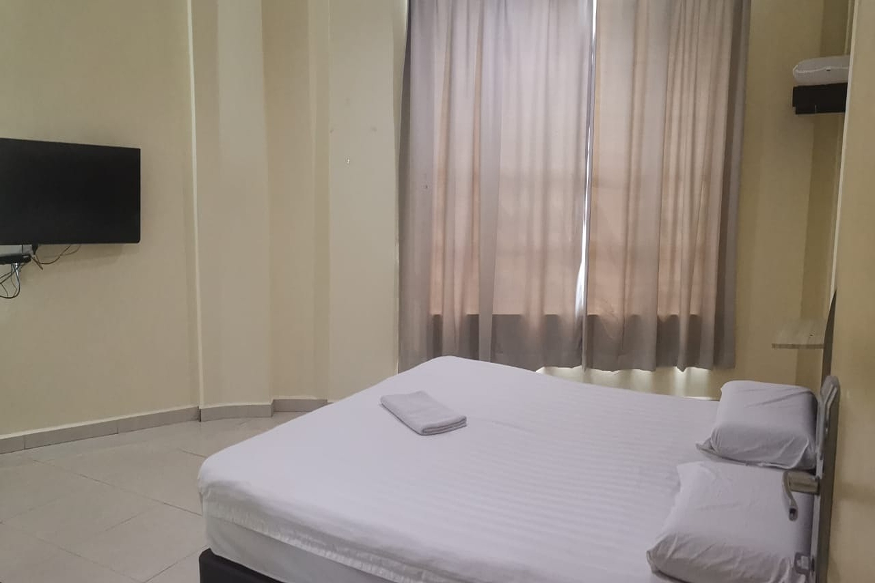 Double Deluxe King Bed