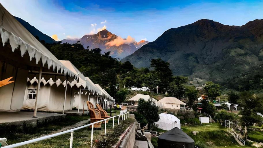 Family Room Deluxe King Bed