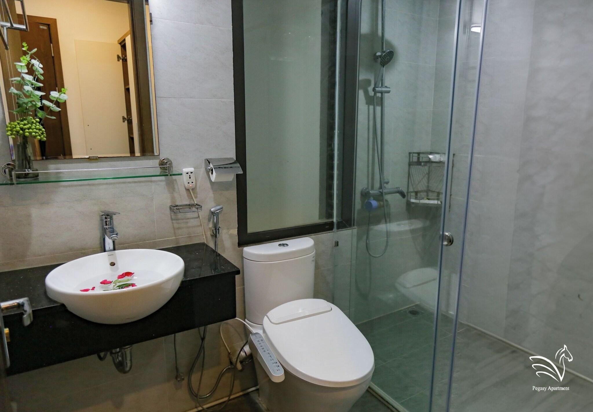 Studio Executive King Bed