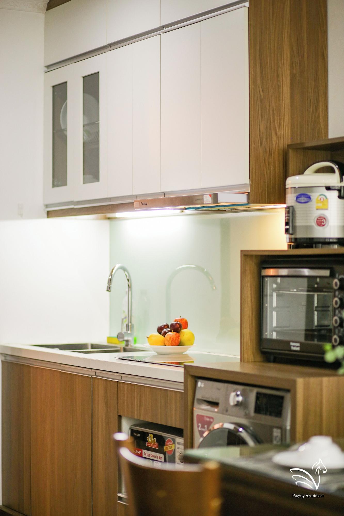 Studio Executive King Bed