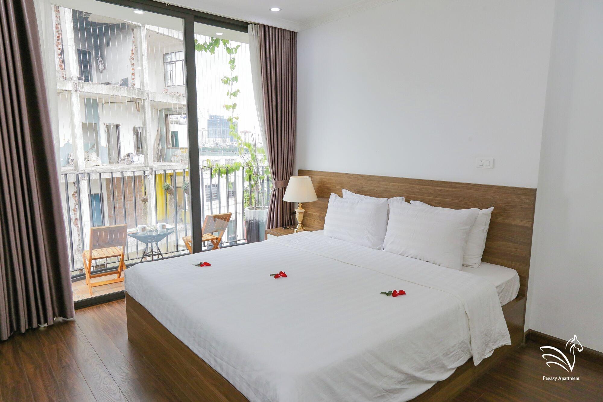 Studio Two King Beds