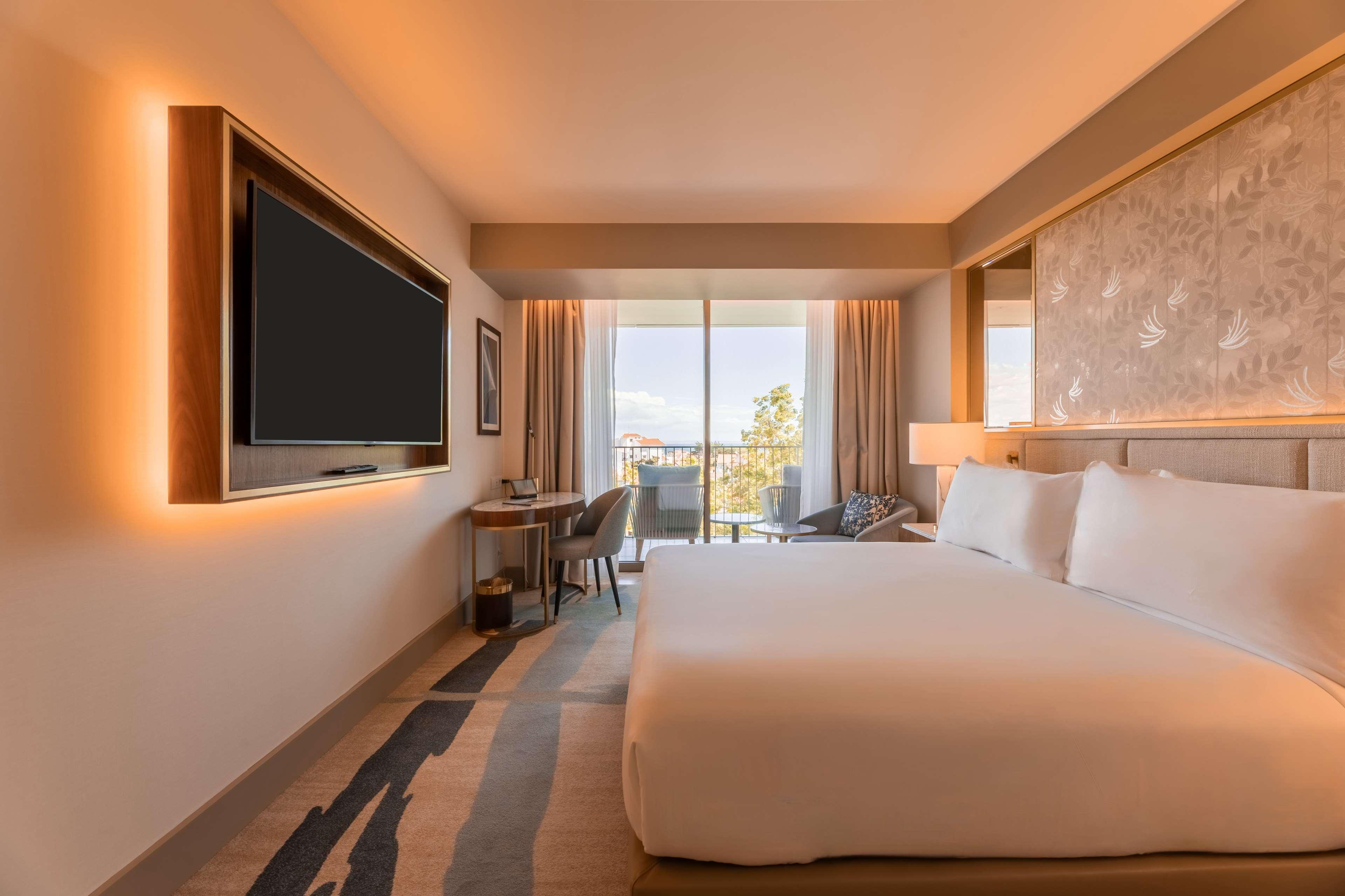 Double Ocean View King Bed