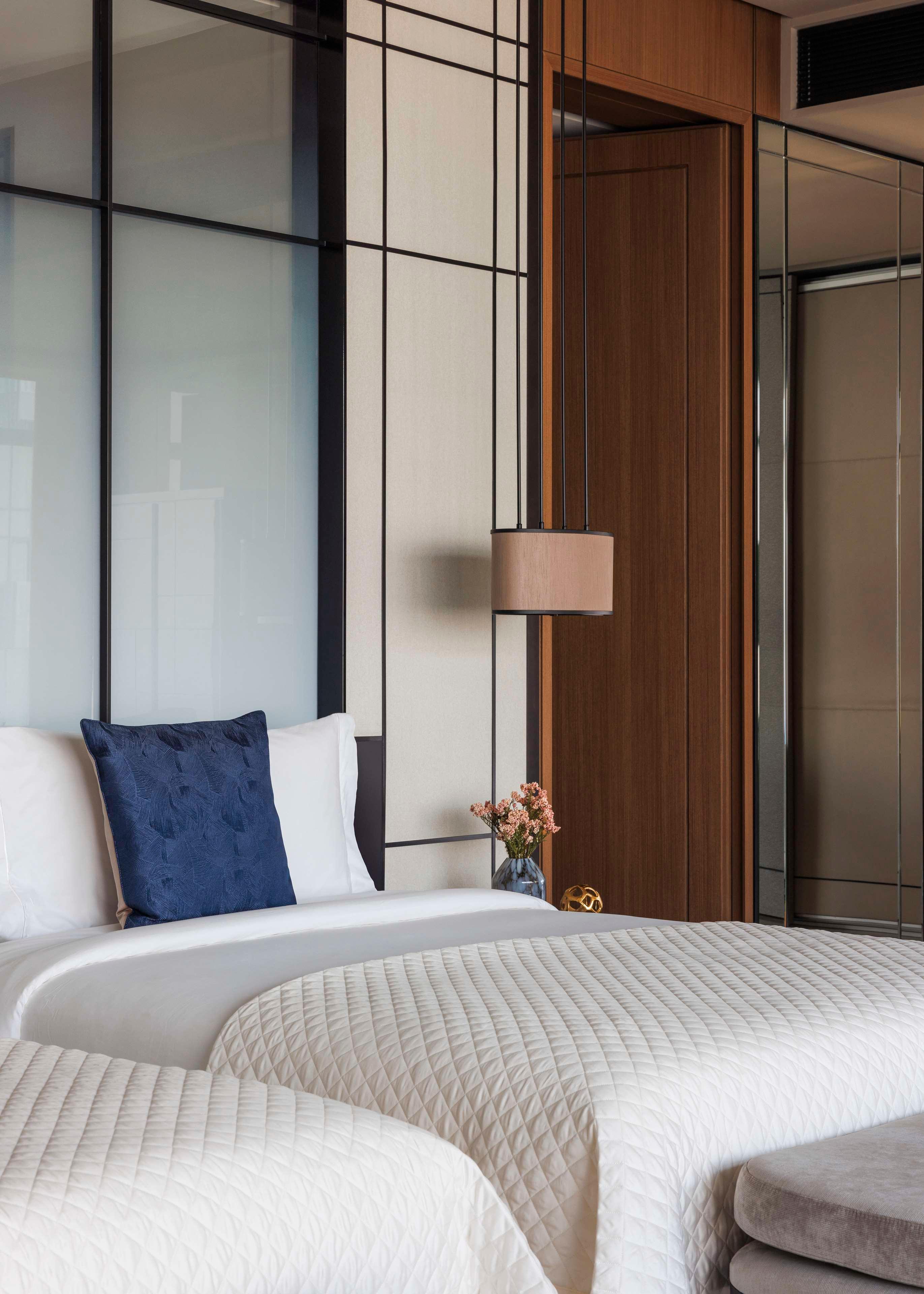 Double Queen Size Bed