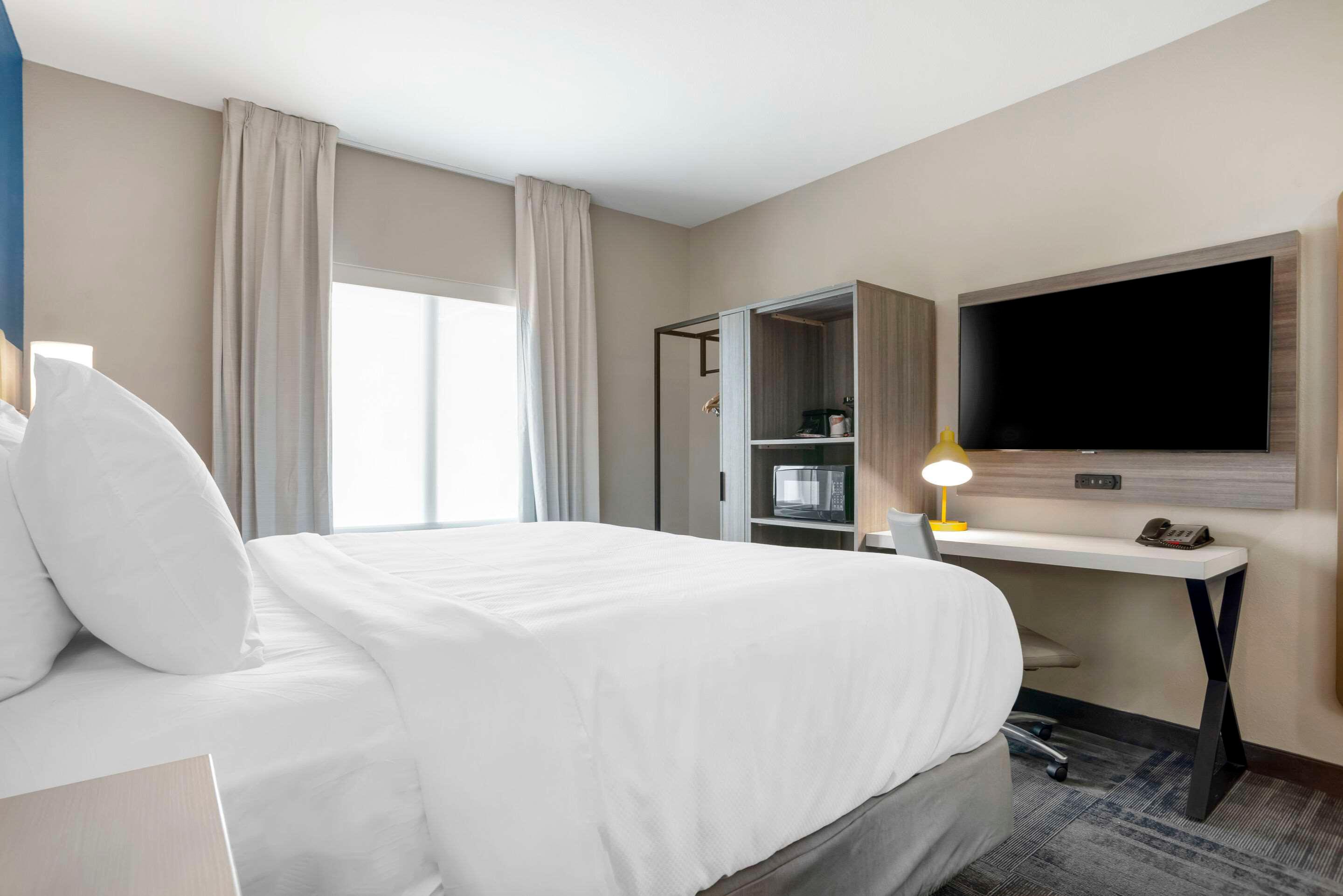 Room Accessible King Size Bed