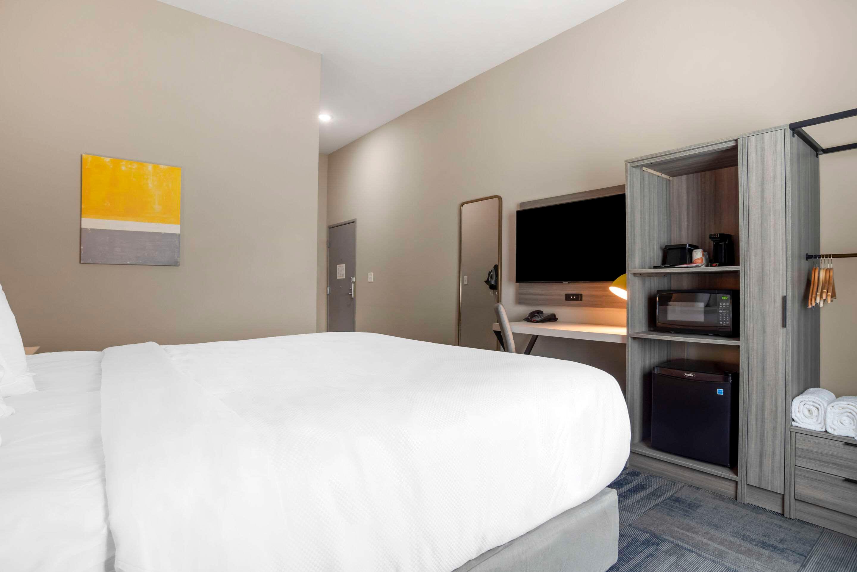 Room Accessible-queen Size Bed