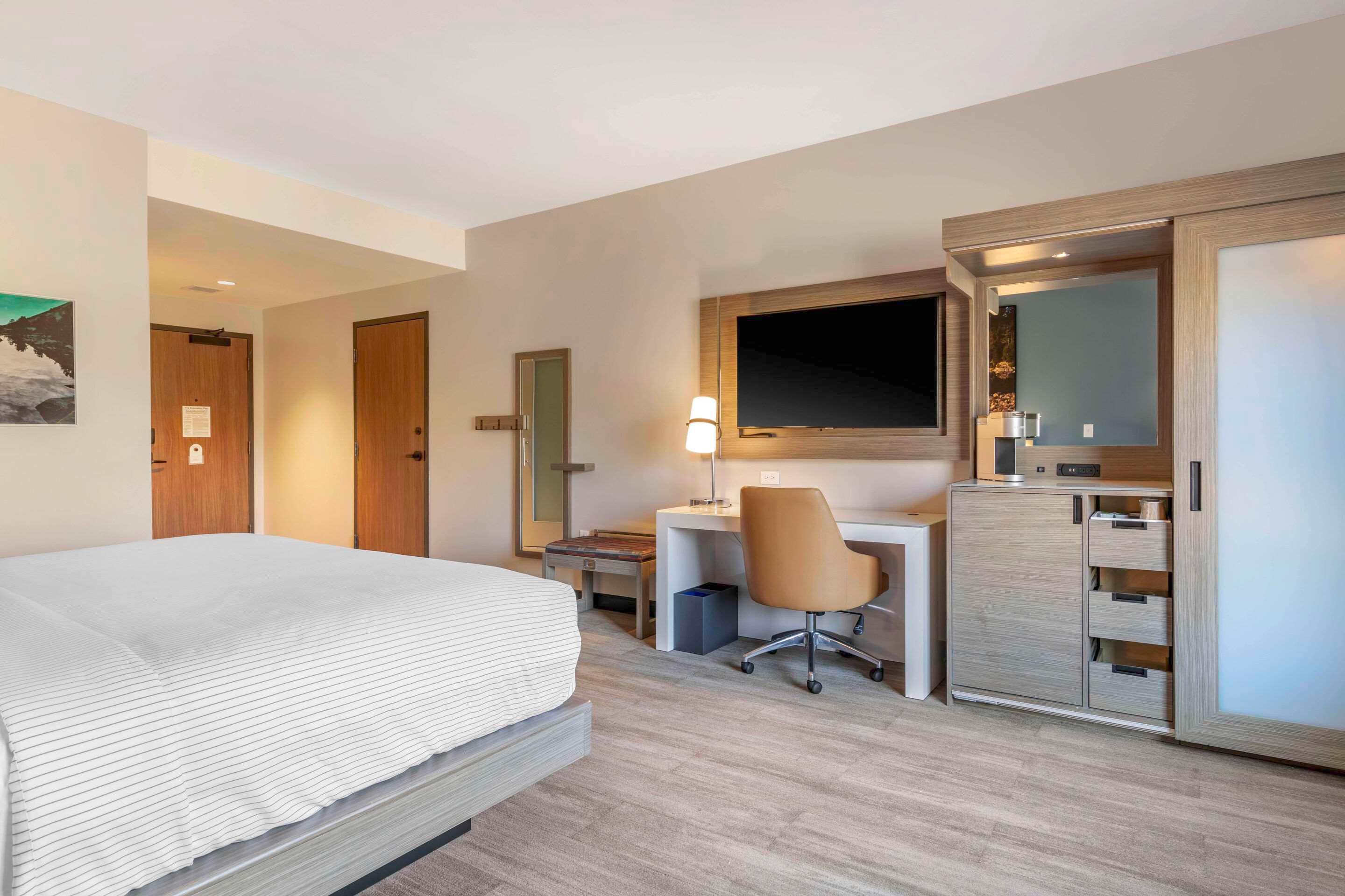 Room Accessible King Size Bed