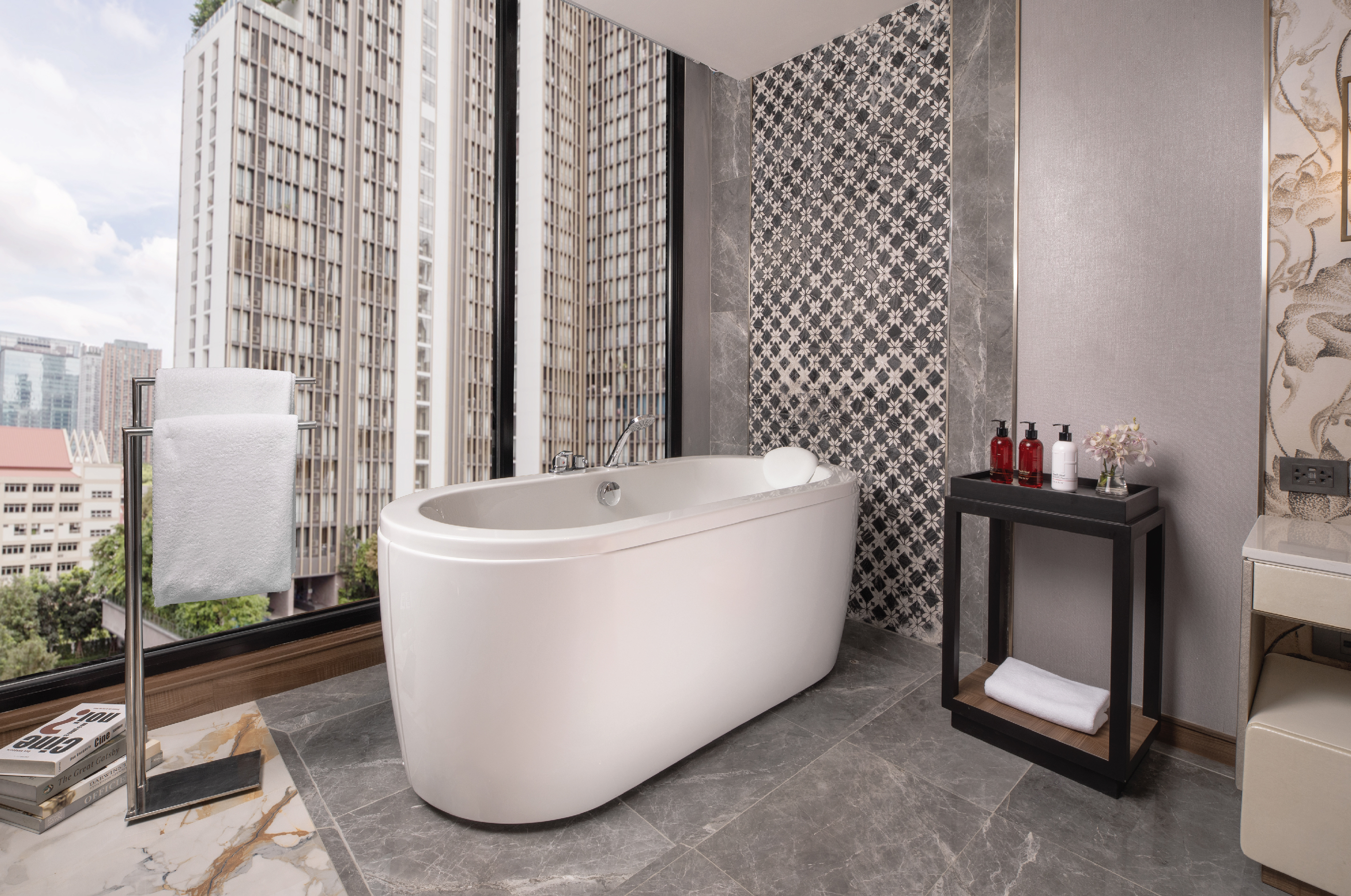 Double King Bed with Jacuzzi