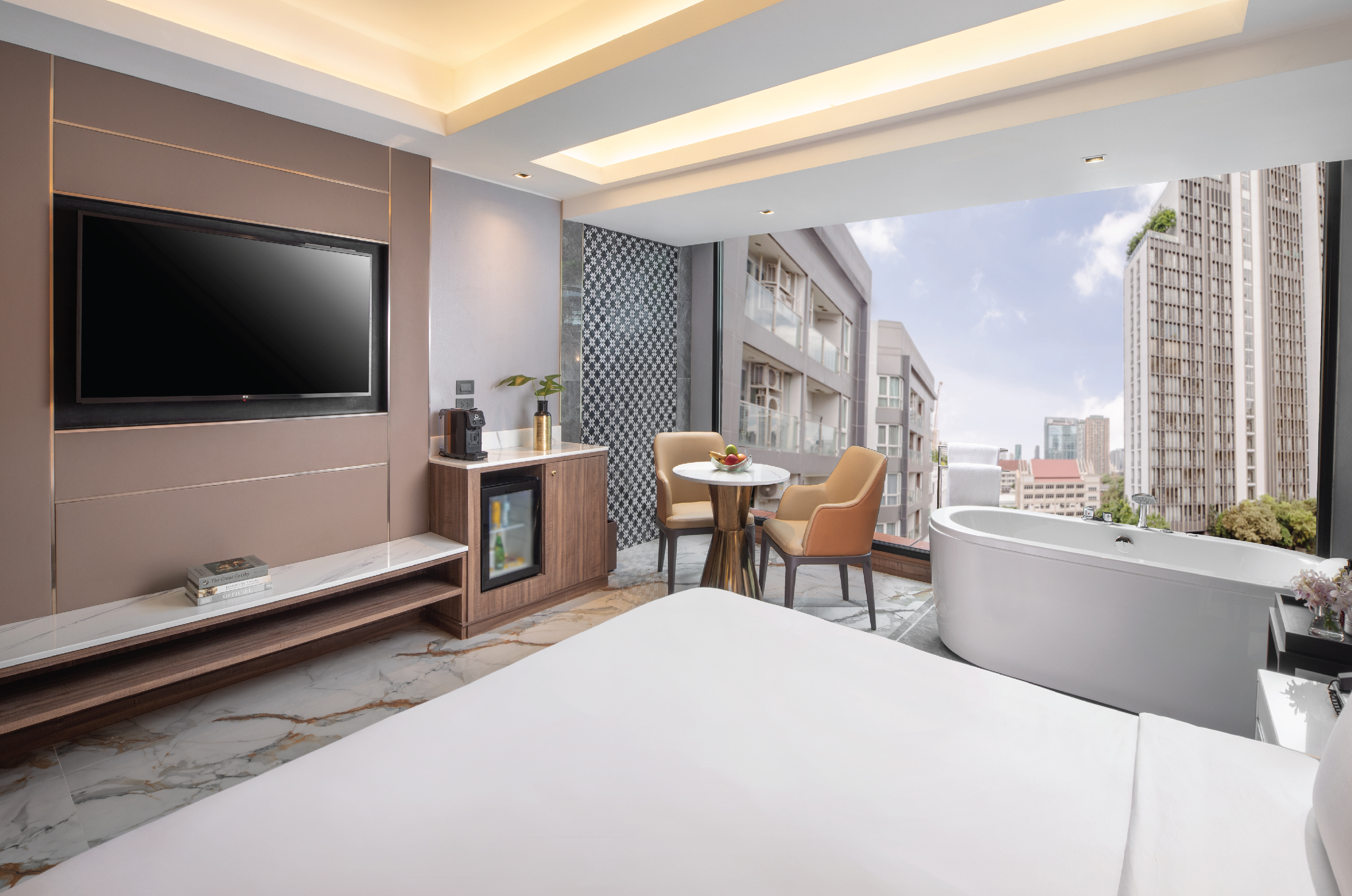 Double King Bed with Jacuzzi