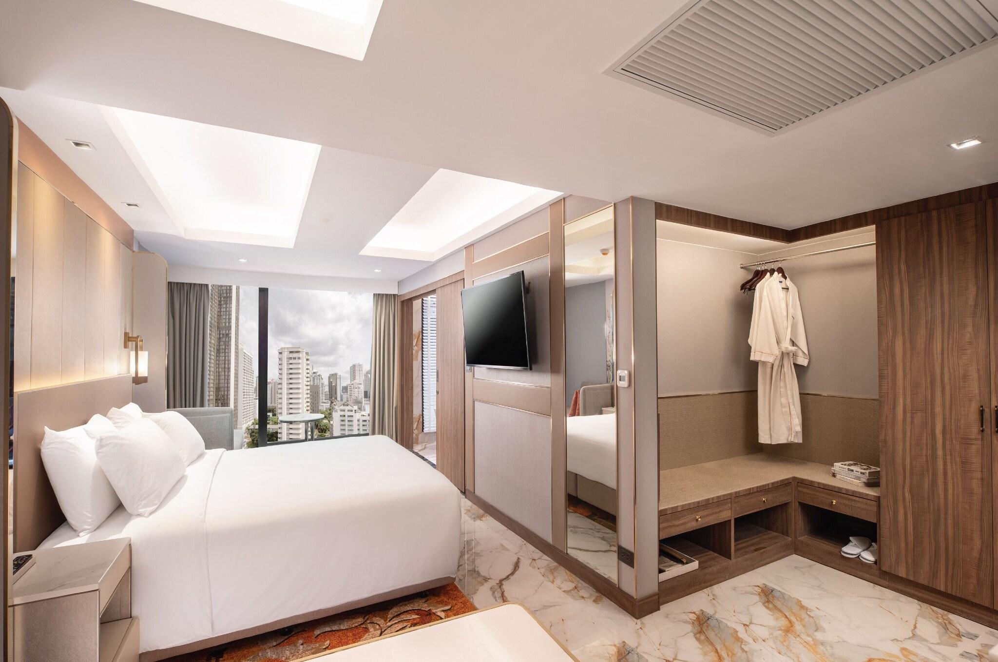 Double Queen Size Bed