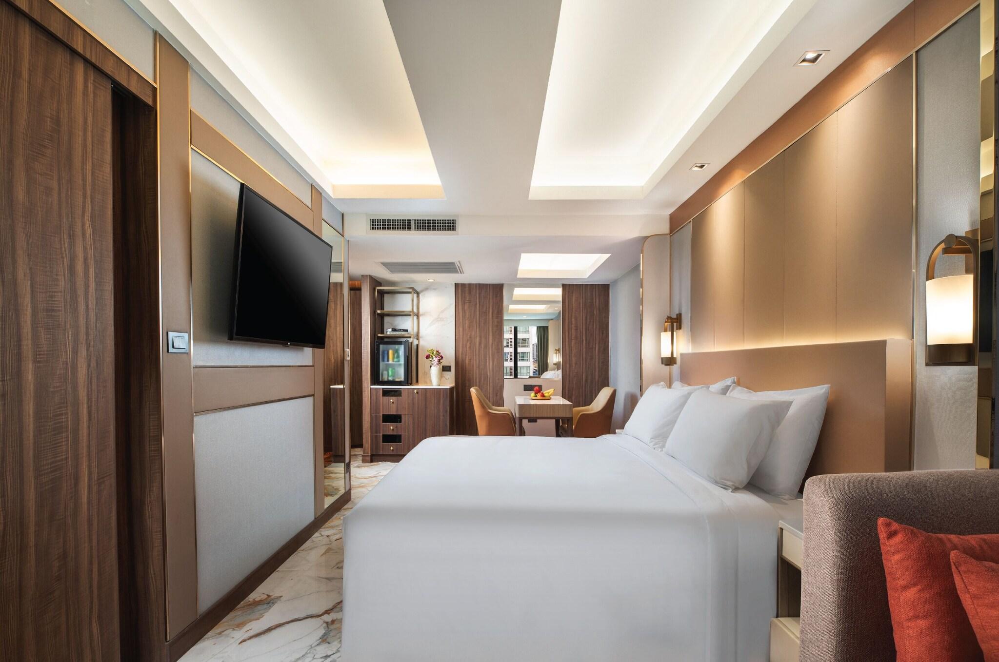 Double Queen Size Bed