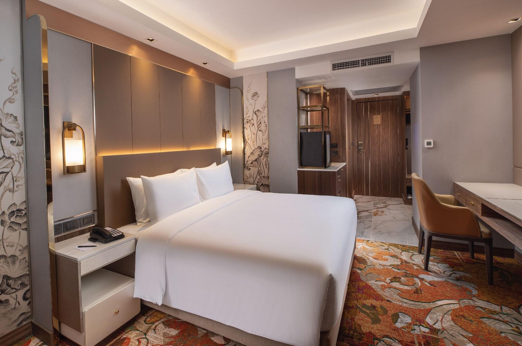 Double Queen Size Bed