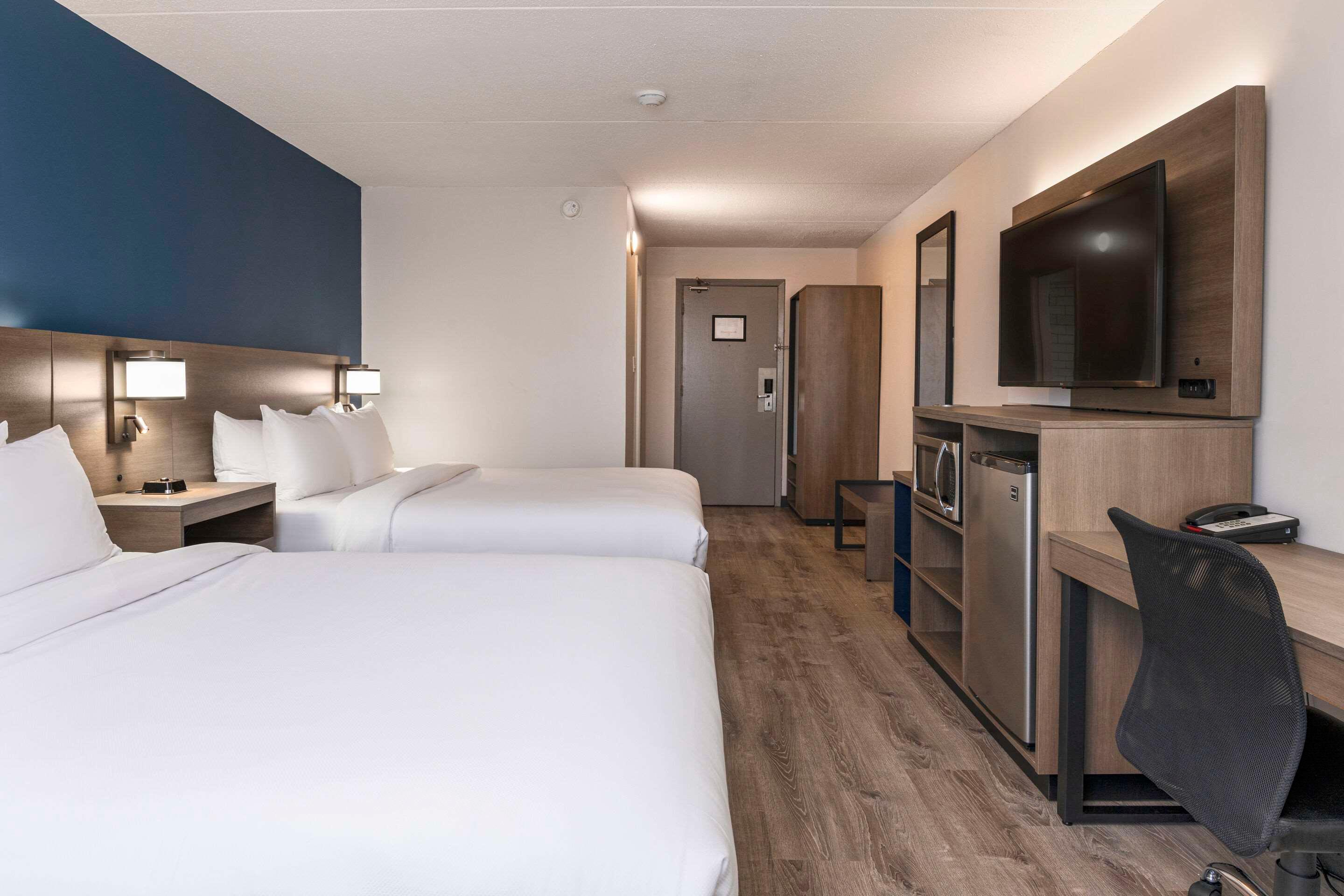 Quadruple Non Smoking