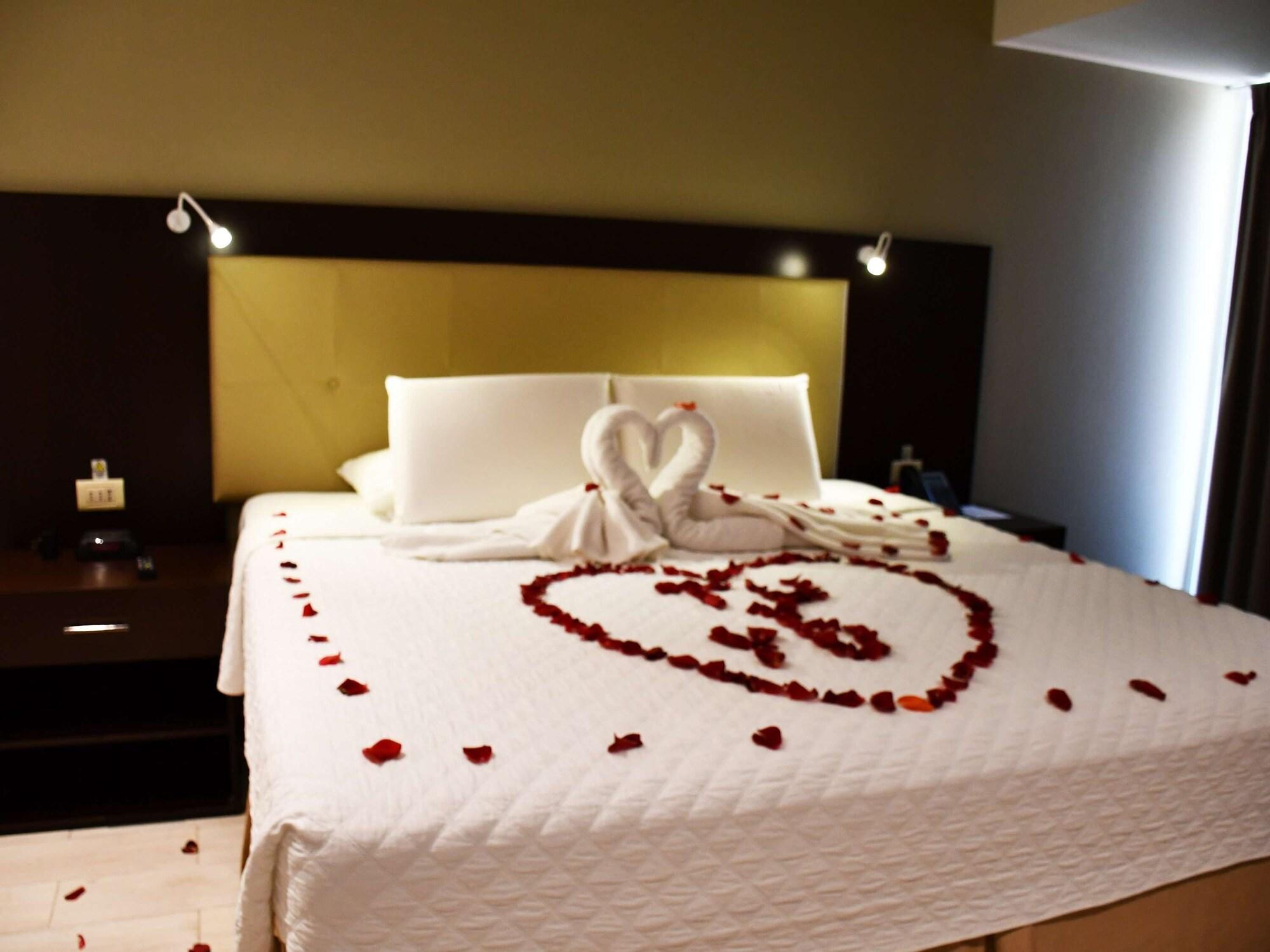 Double King Size Bed