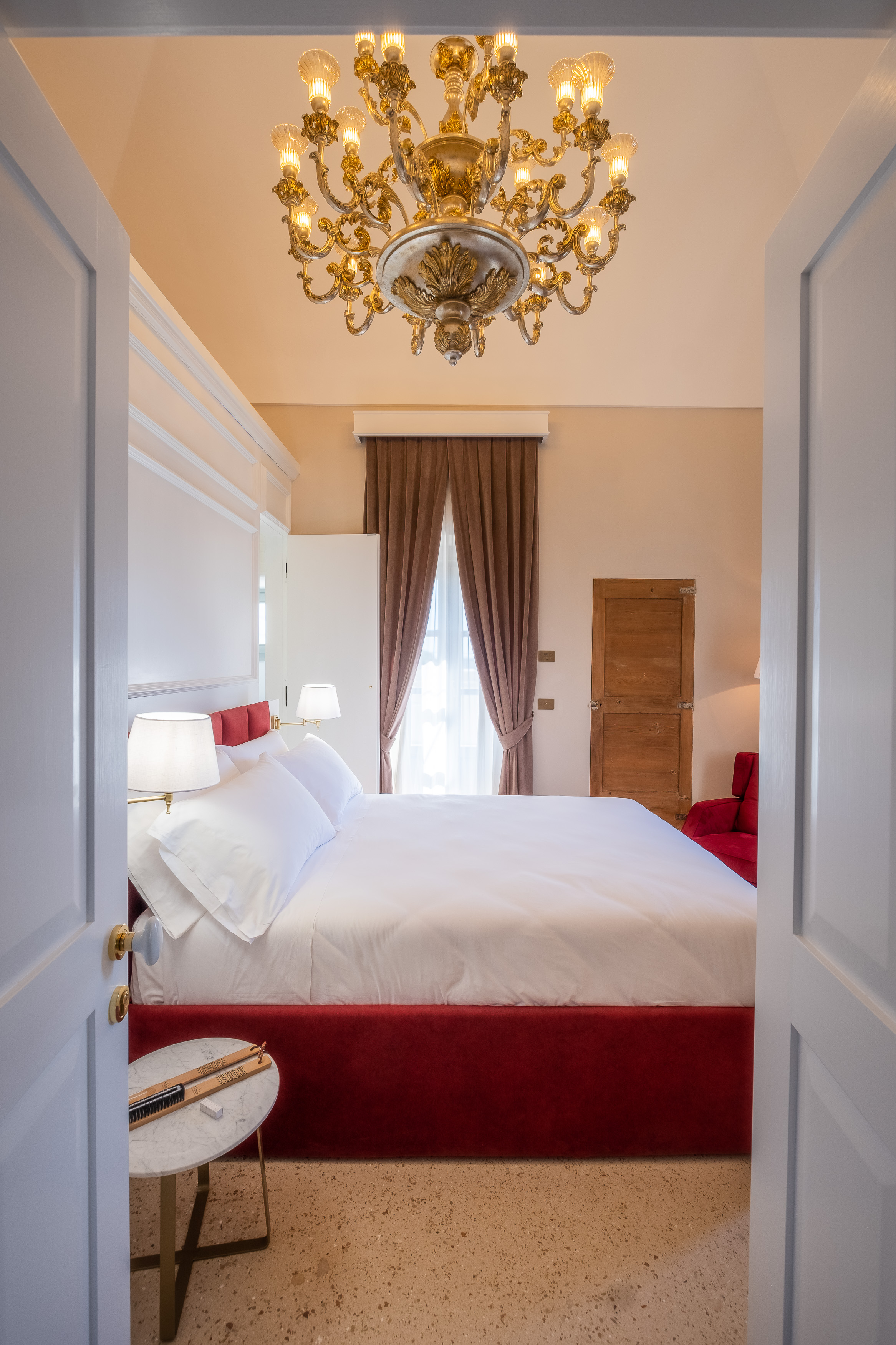 Double Deluxe One Bed