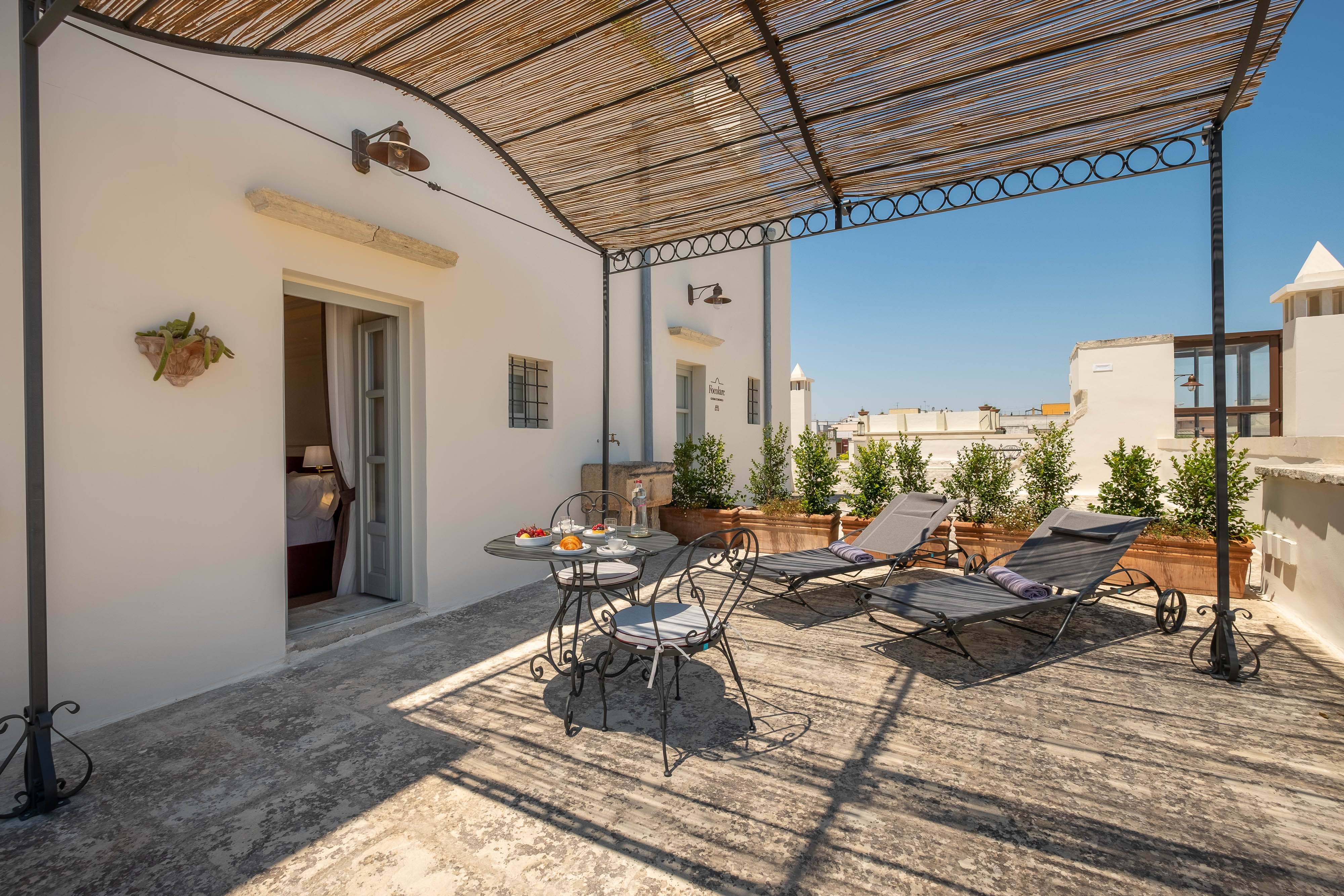 Double or Twin One Bed