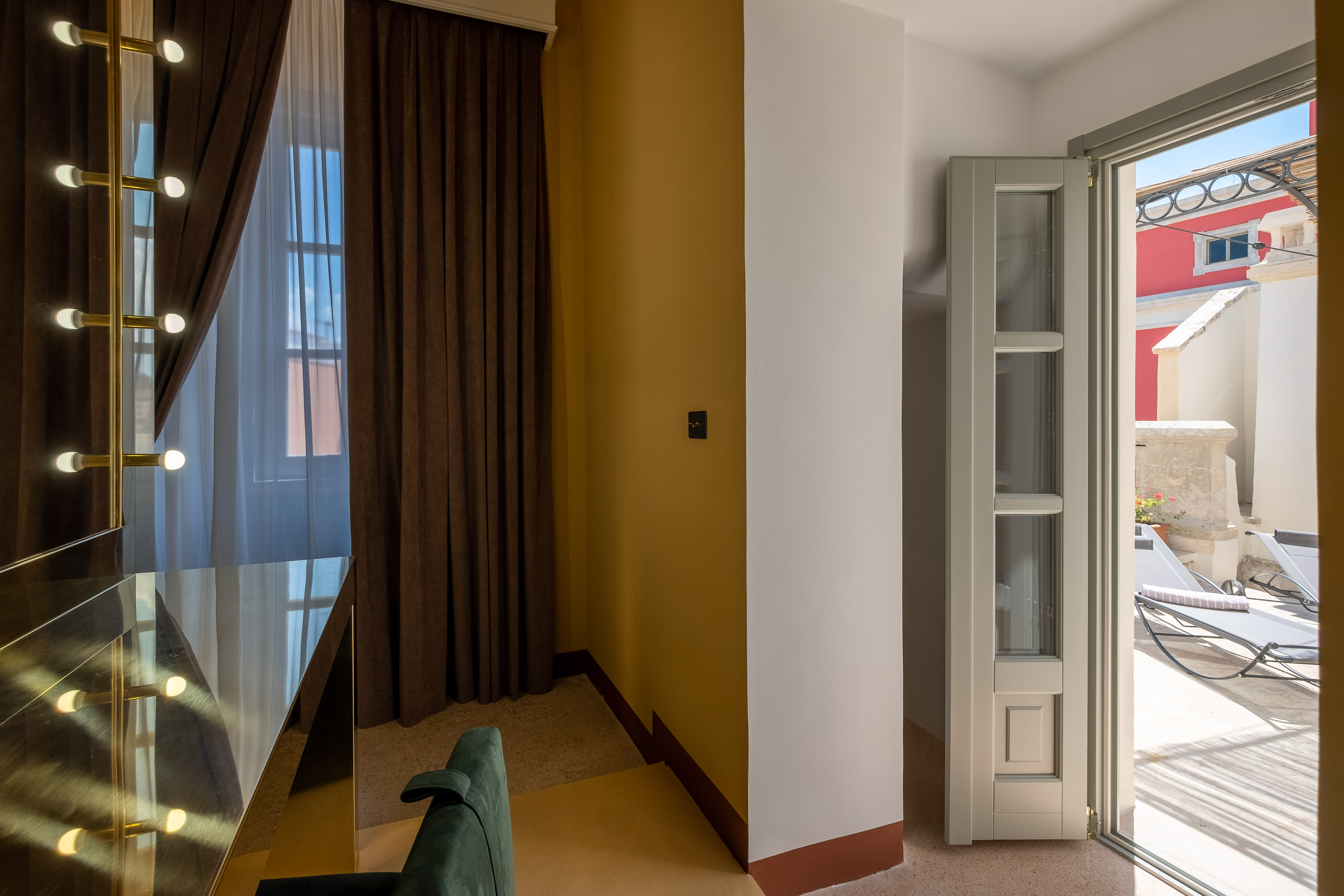 Double or Twin One Bed