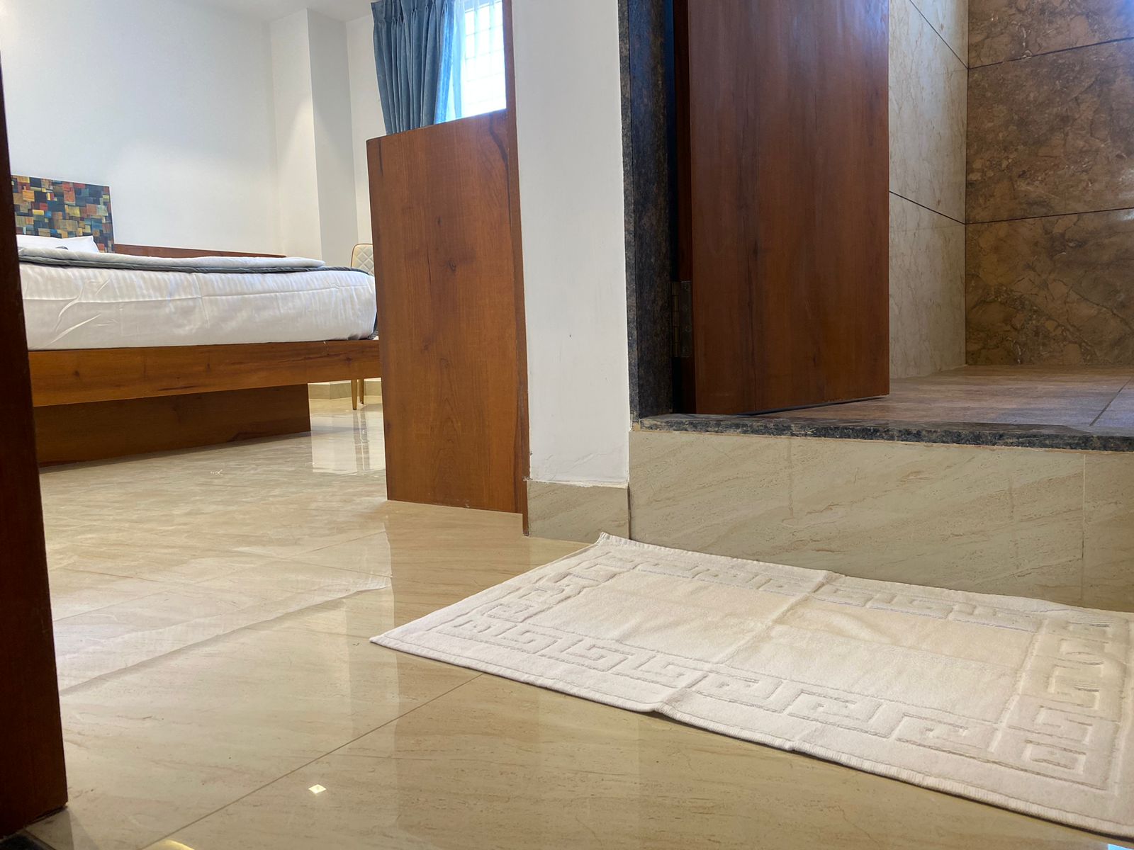 Studio Deluxe Queen Bed