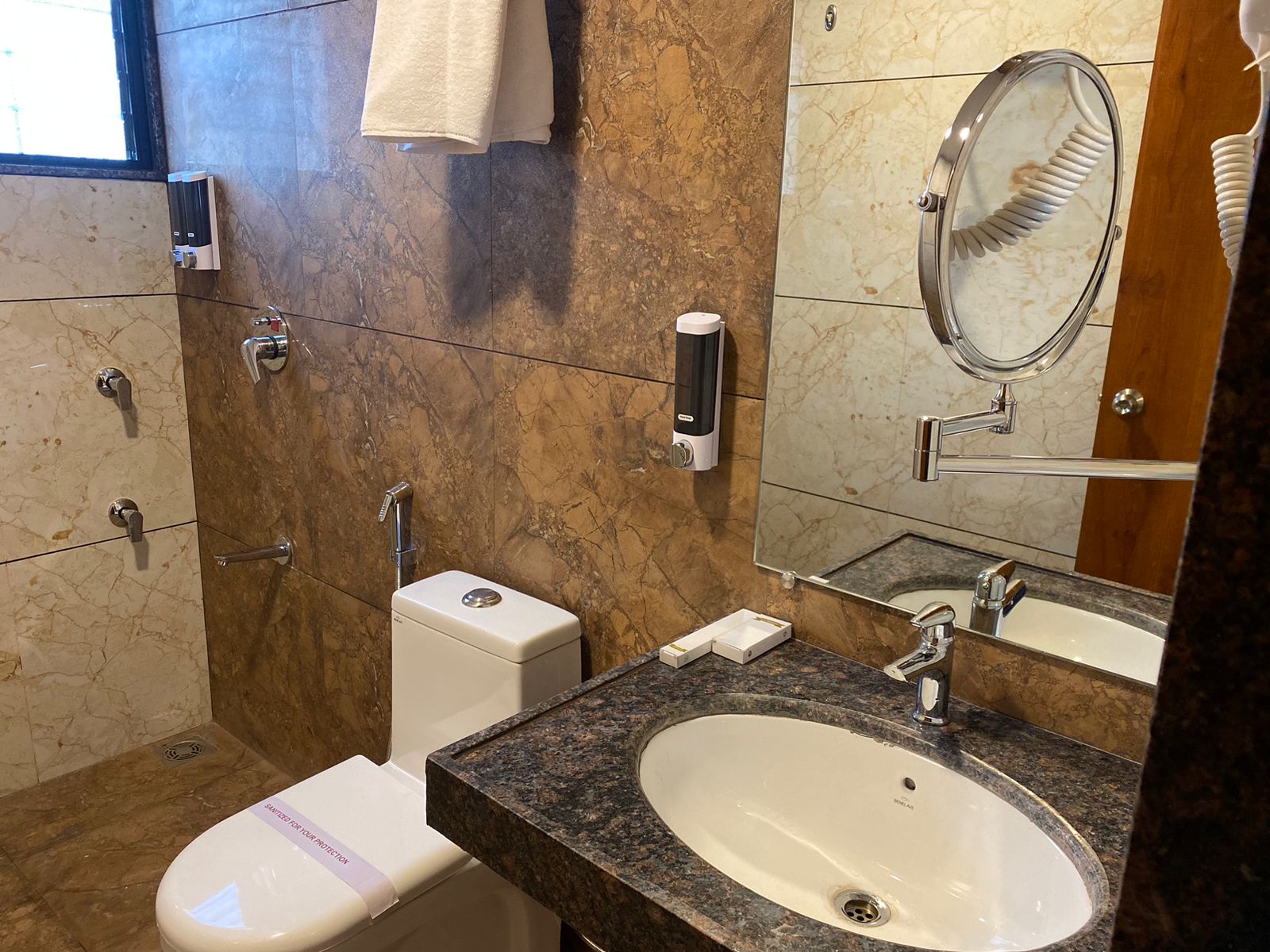 Studio Deluxe Queen Bed