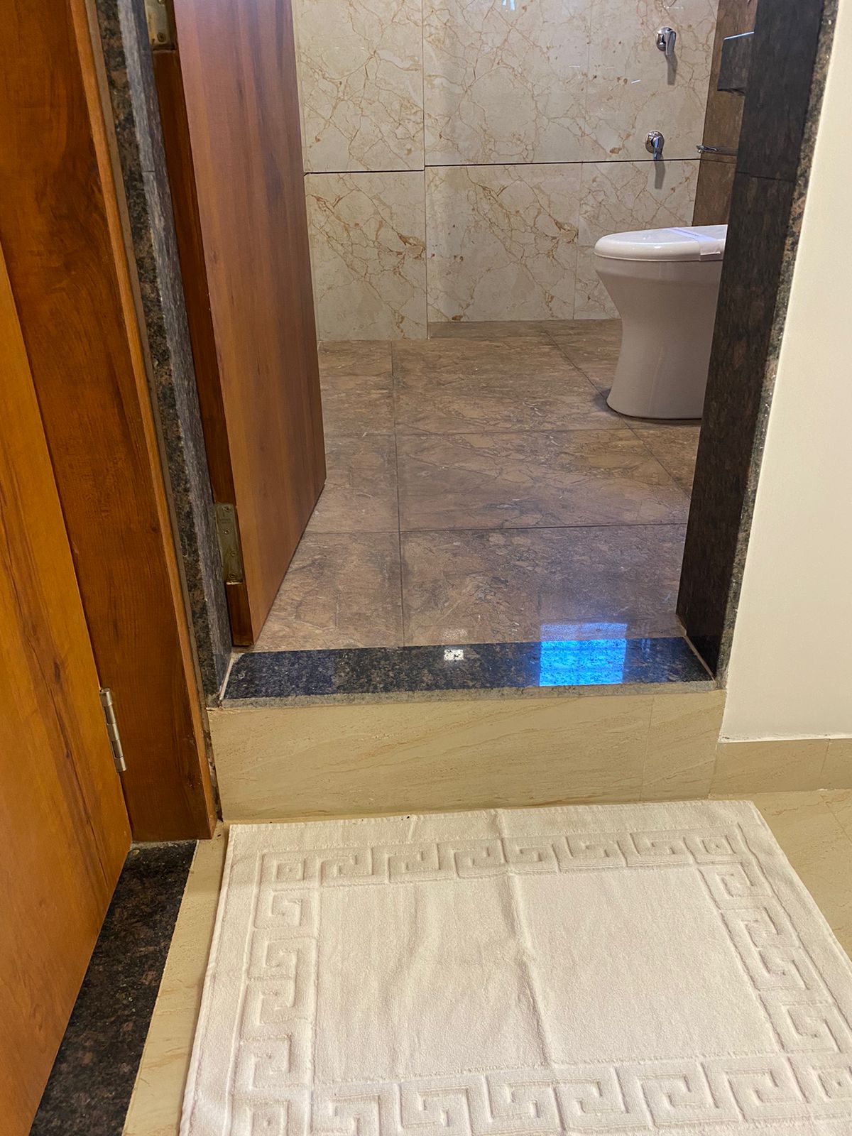 Studio Deluxe Queen Bed