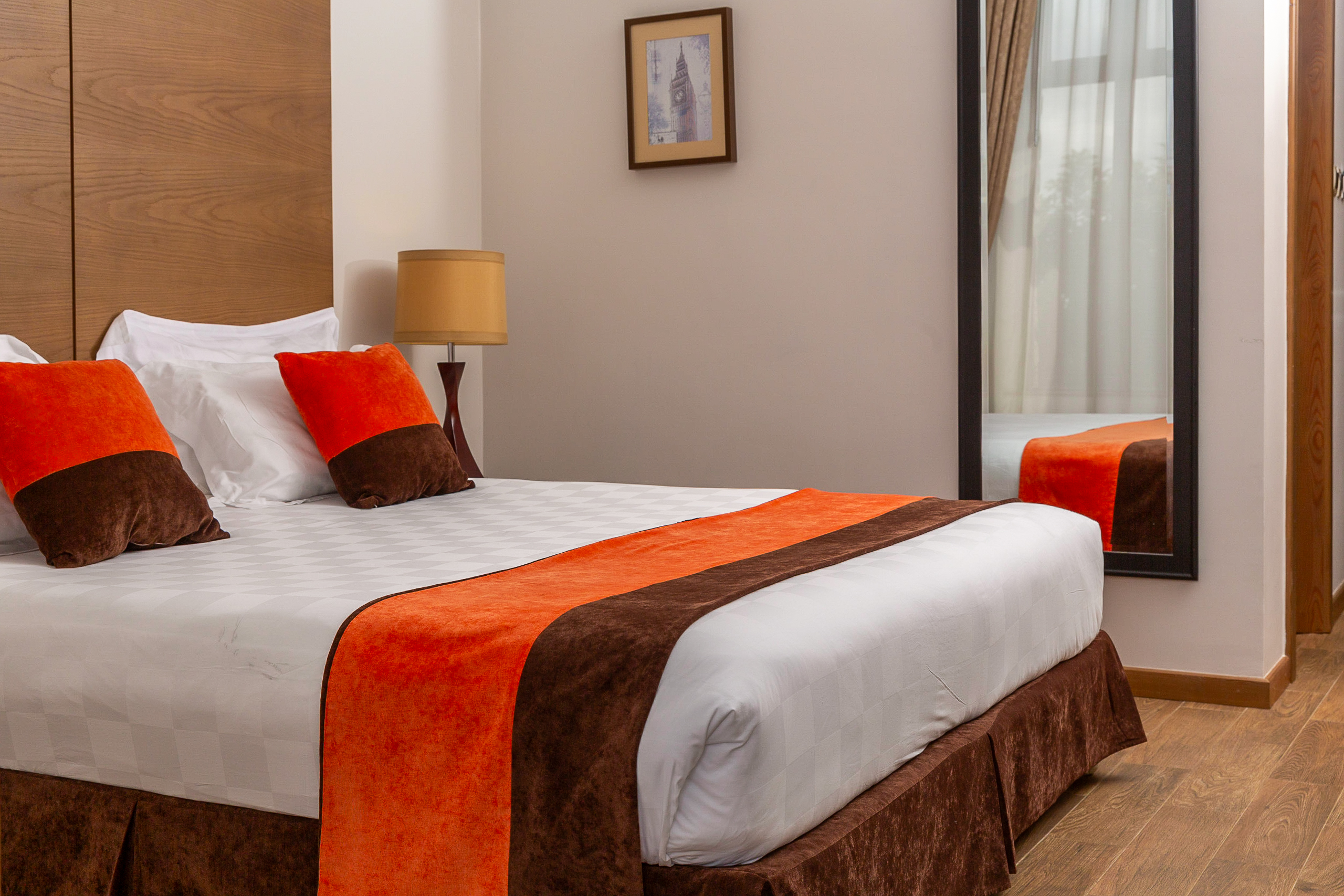 Double or Twin Deluxe Queen Bed