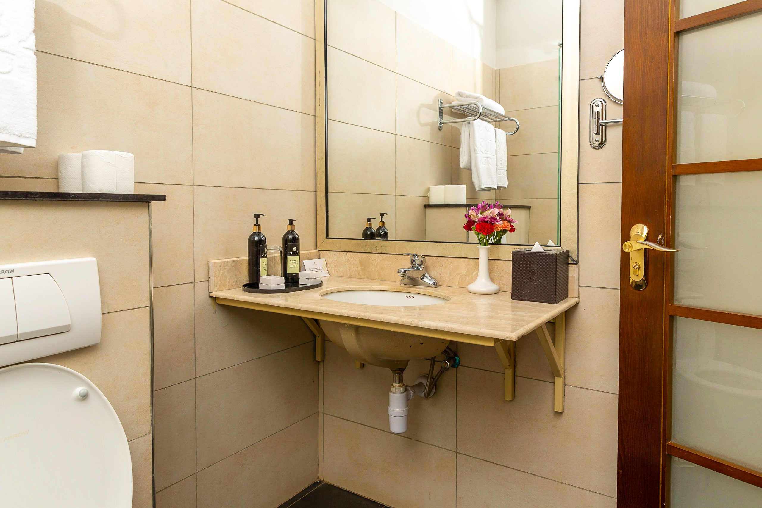 Double or Twin Deluxe Queen Bed