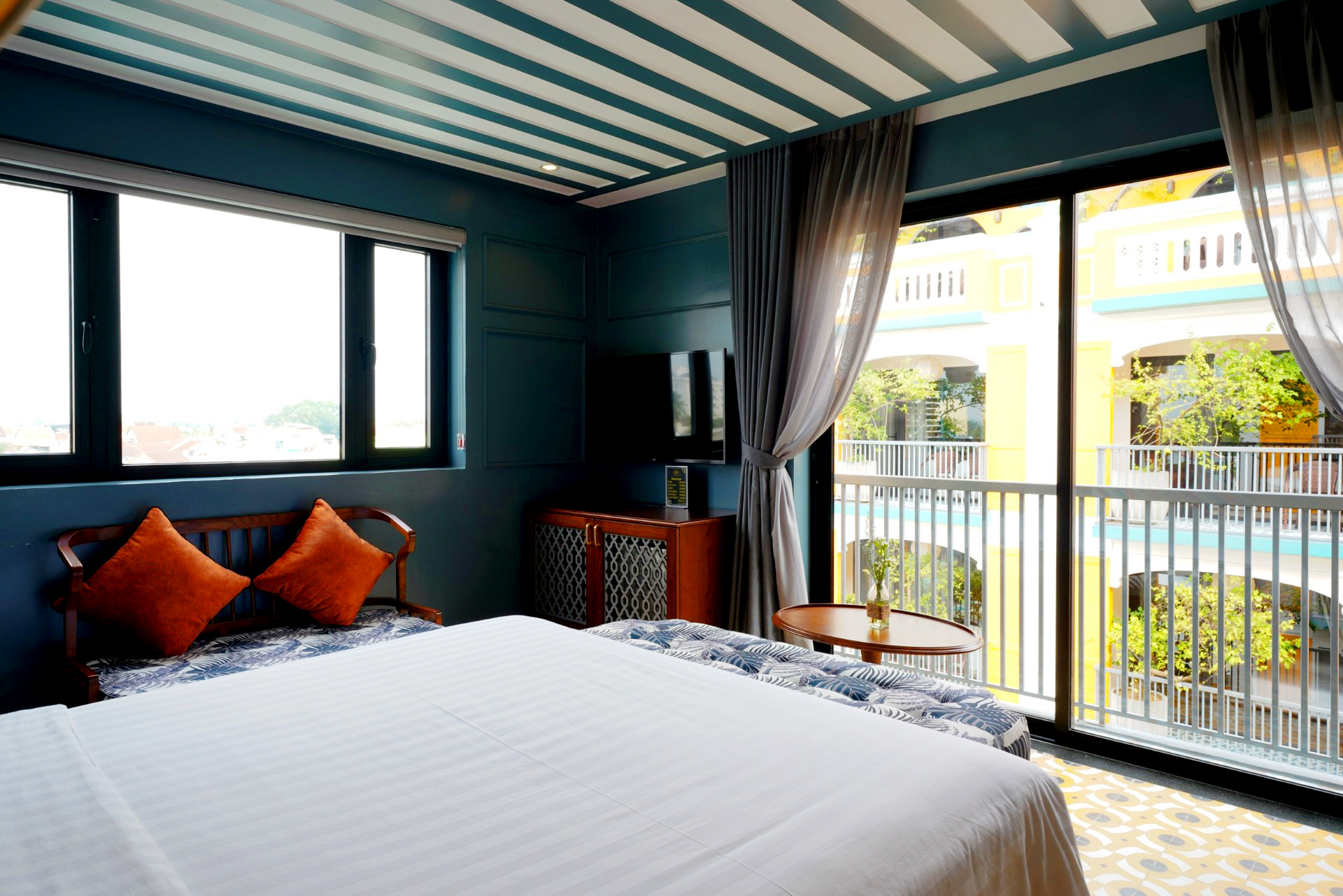 Room Deluxe Pool View