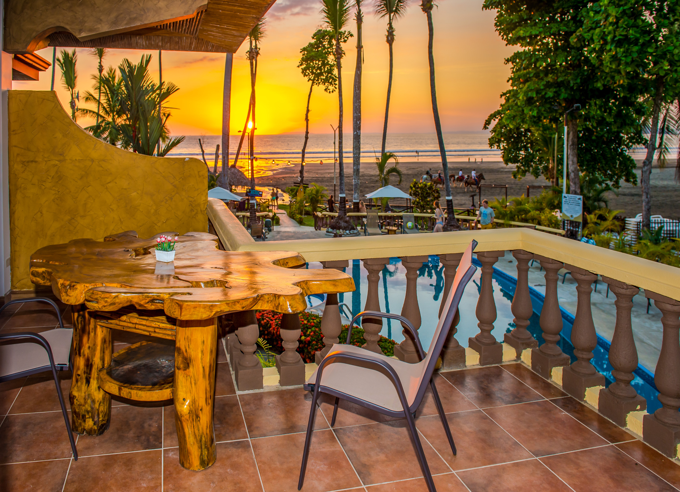 Junior Suite Deluxe King Bed