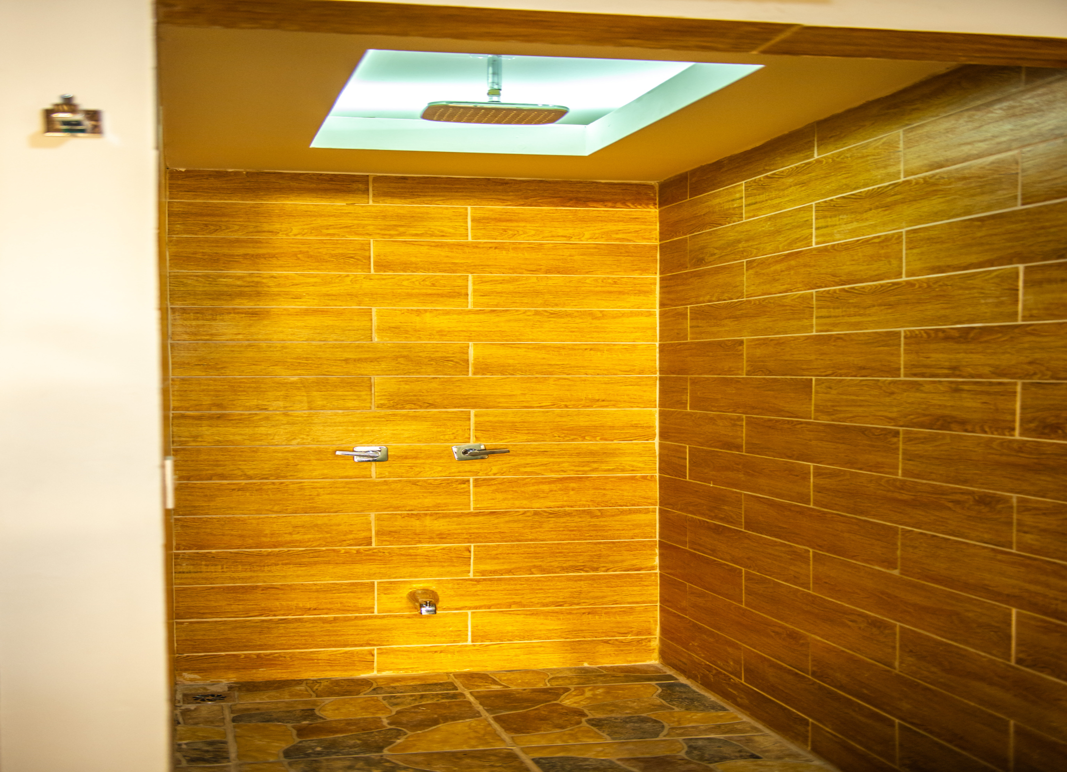 Junior Suite Deluxe King Bed