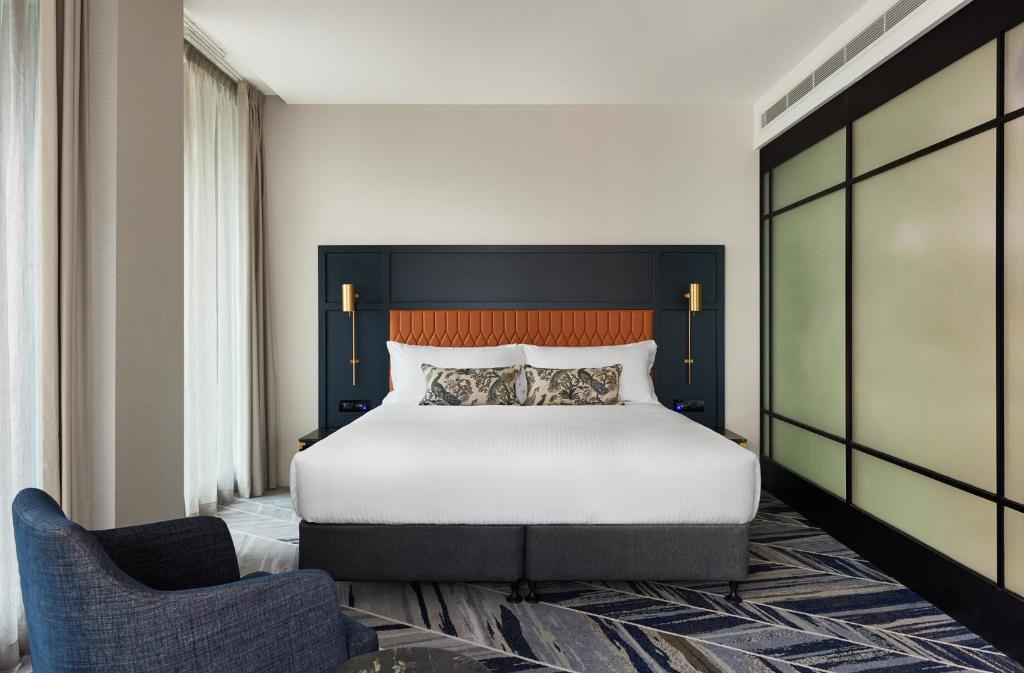 Suite with Balcony with Views