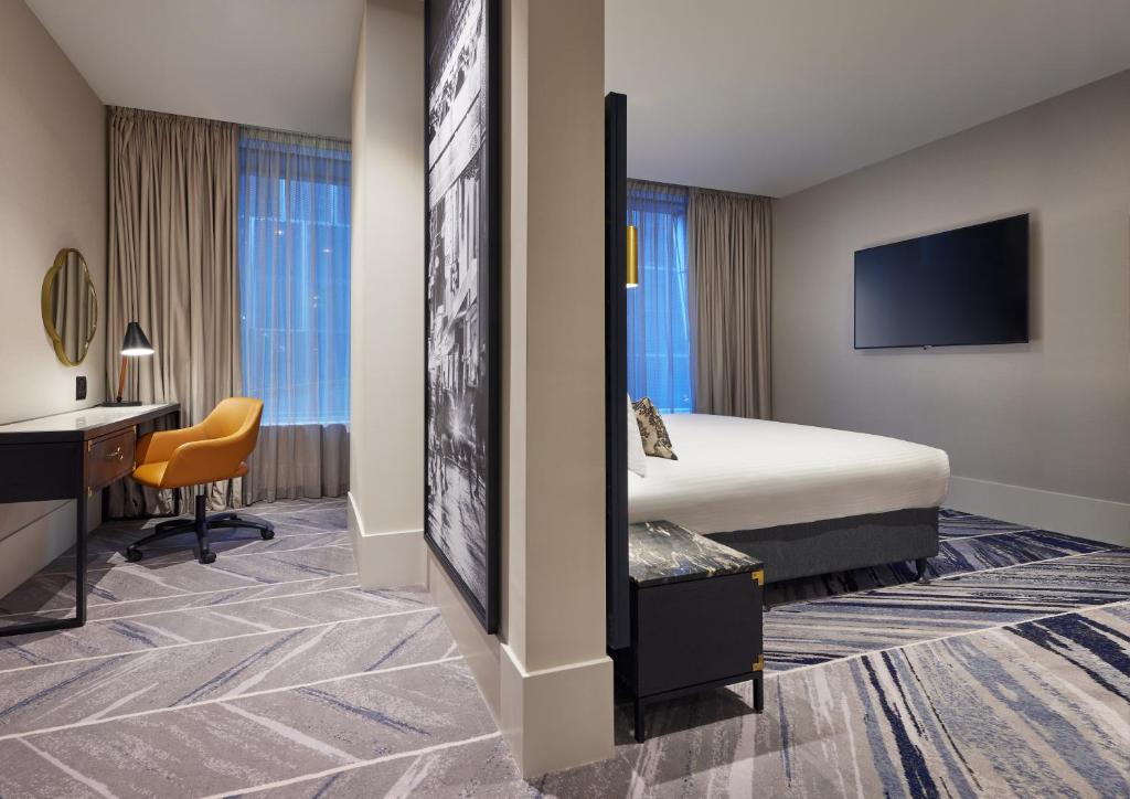 Double Accessible King Size Bed