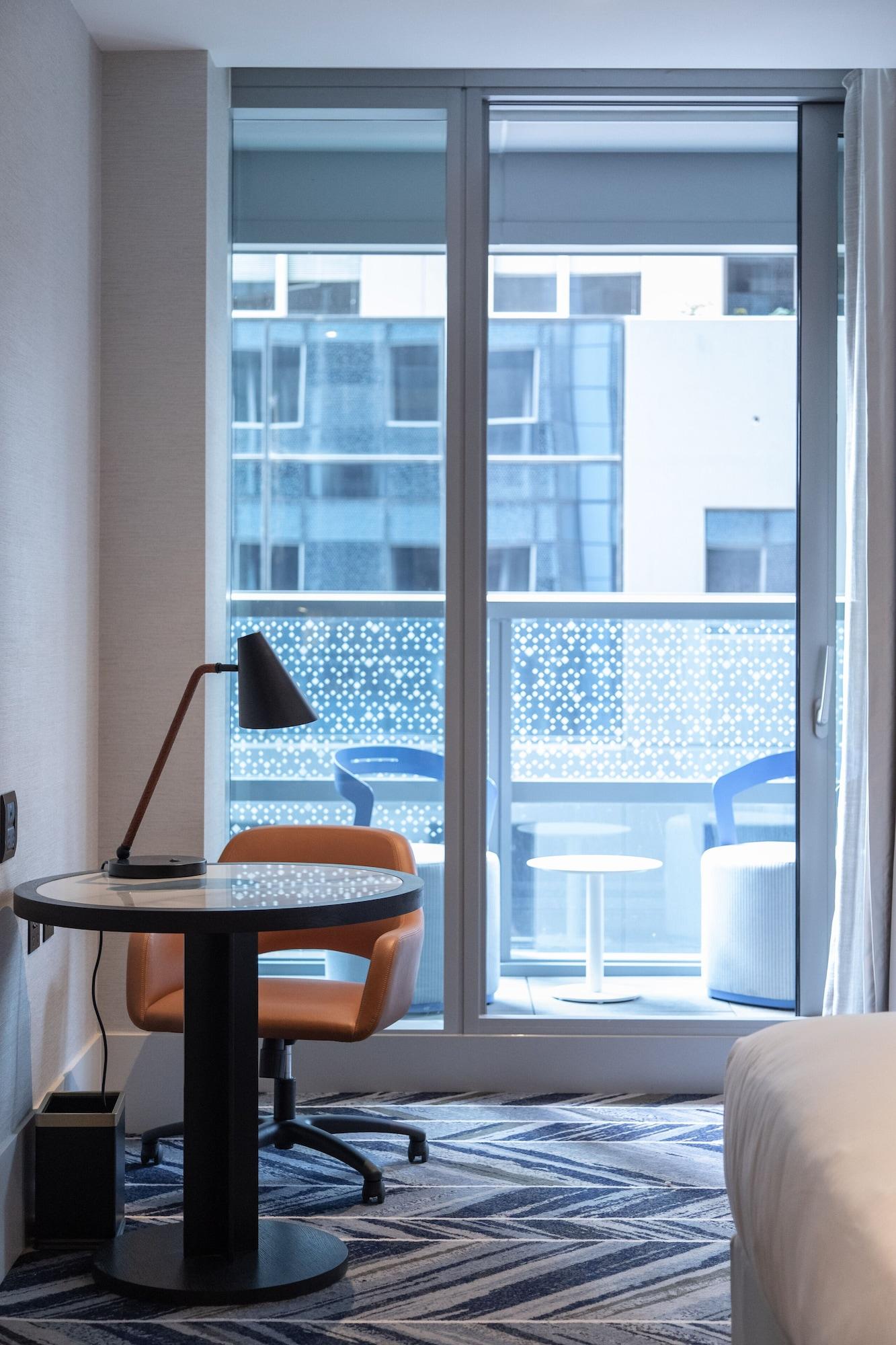 Twin Deluxe with Views