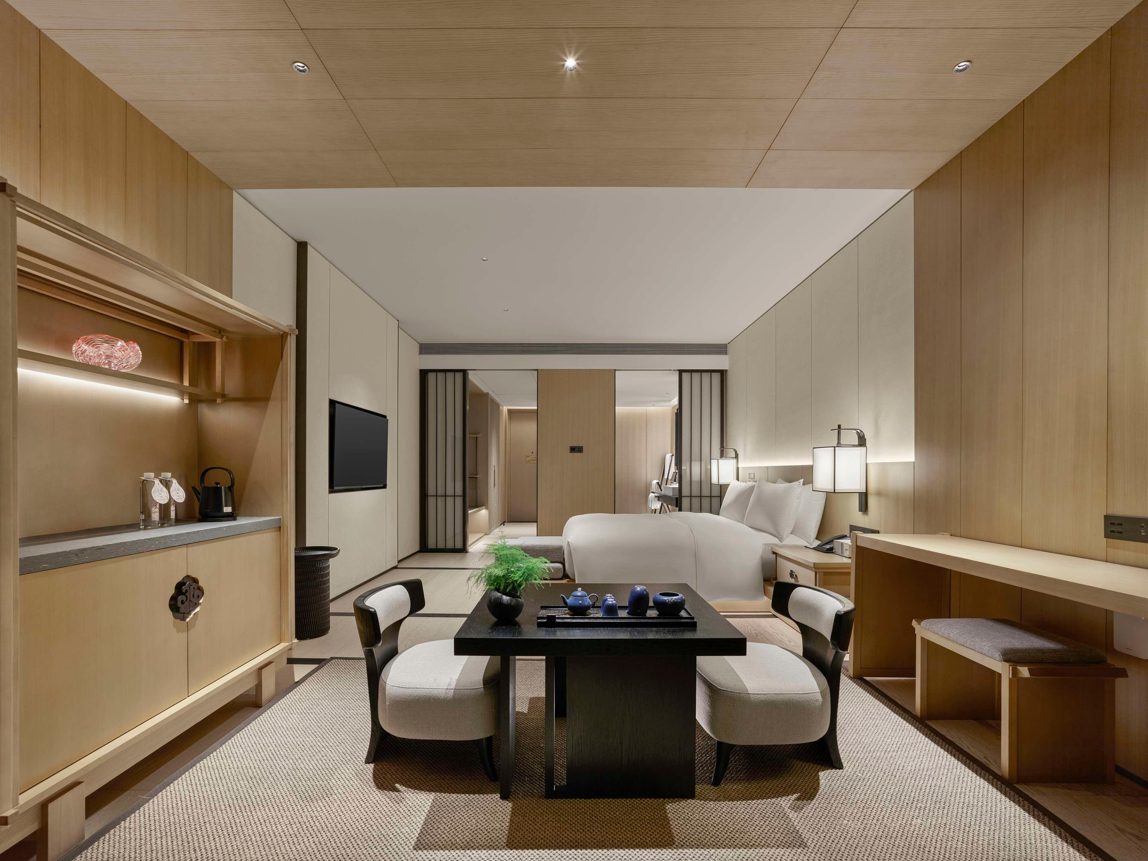 Double Accessible King Size Bed