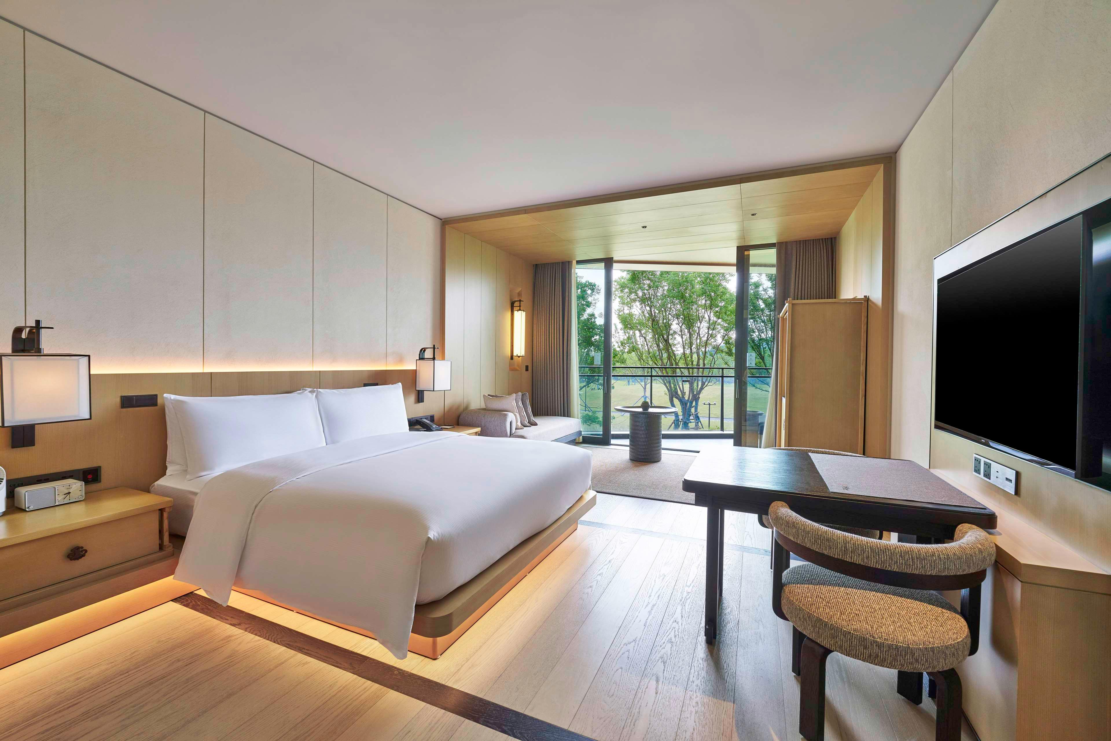 Double Accessible King Size Bed